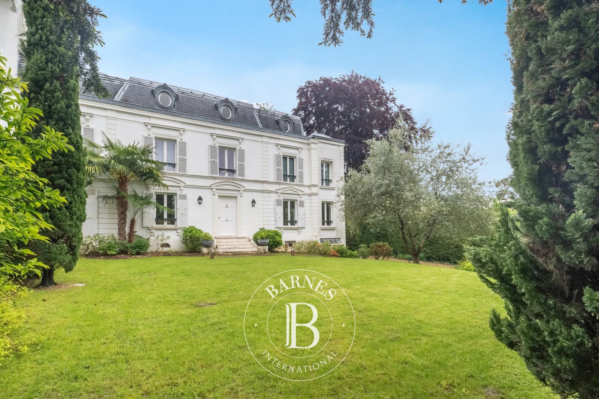 Stunning historical home - picture 1