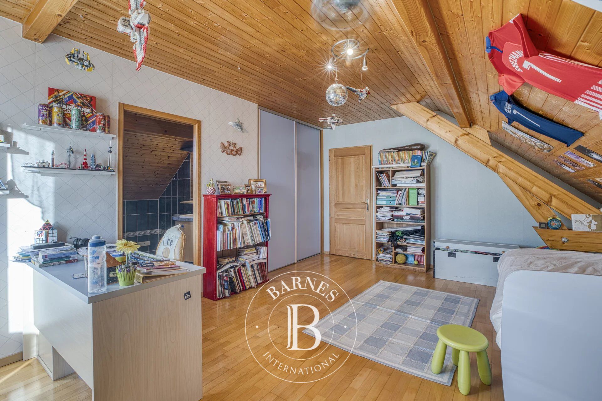 Ev Neydens - picture 10