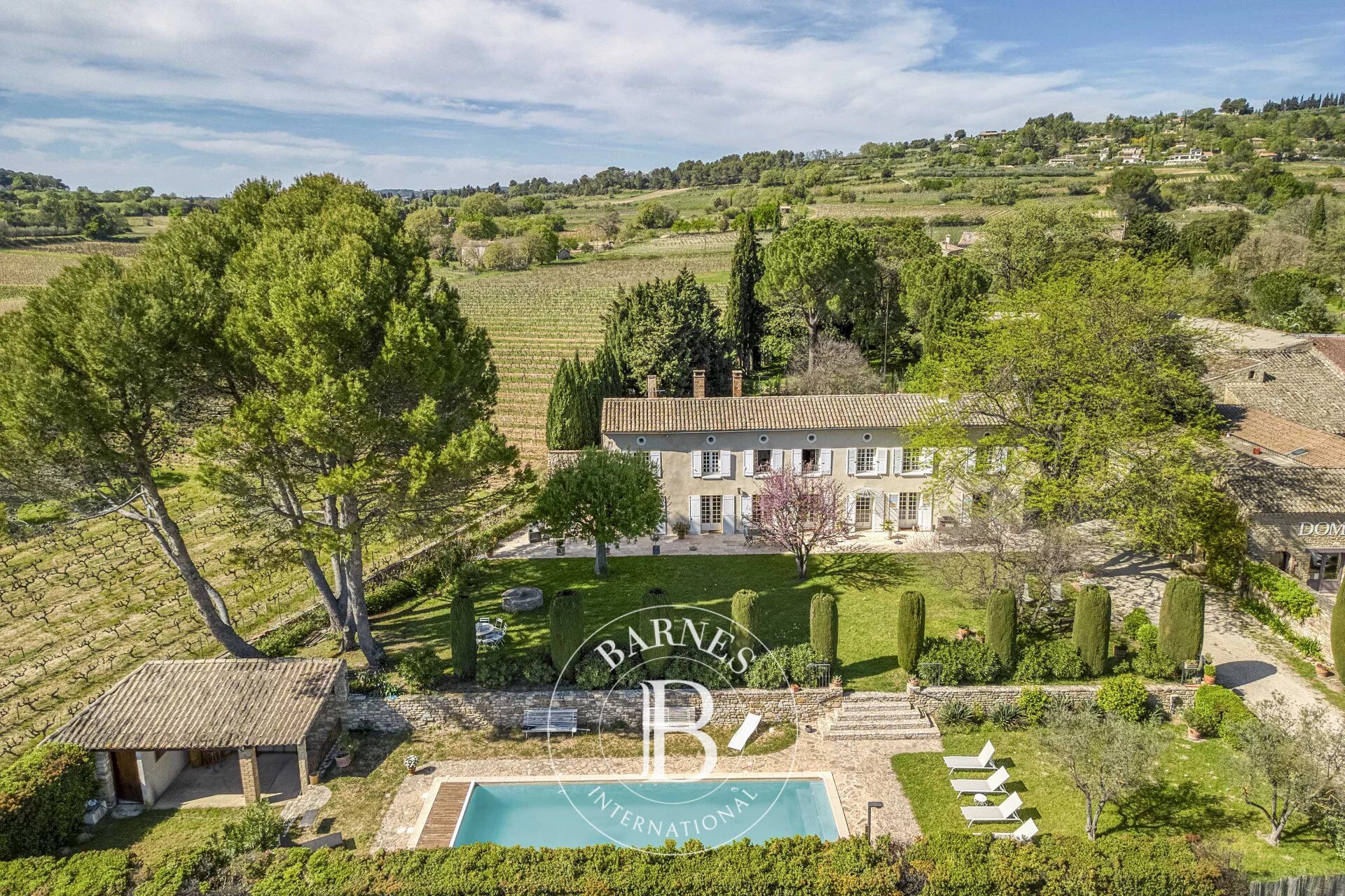 Barnes - Vaison-la-Romaine - Property with exceptional views of the Dentelles de Montmirail and Mont Ventoux - picture 1