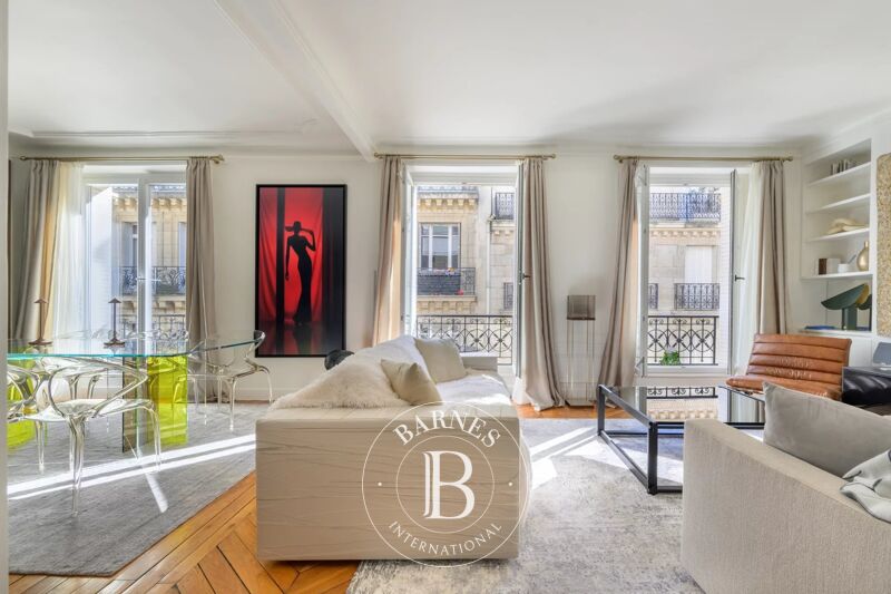 Paris 16e - Trocadéro - Appartement 2 chambres - Etage Elevé - Ensoleillé - Climatisé