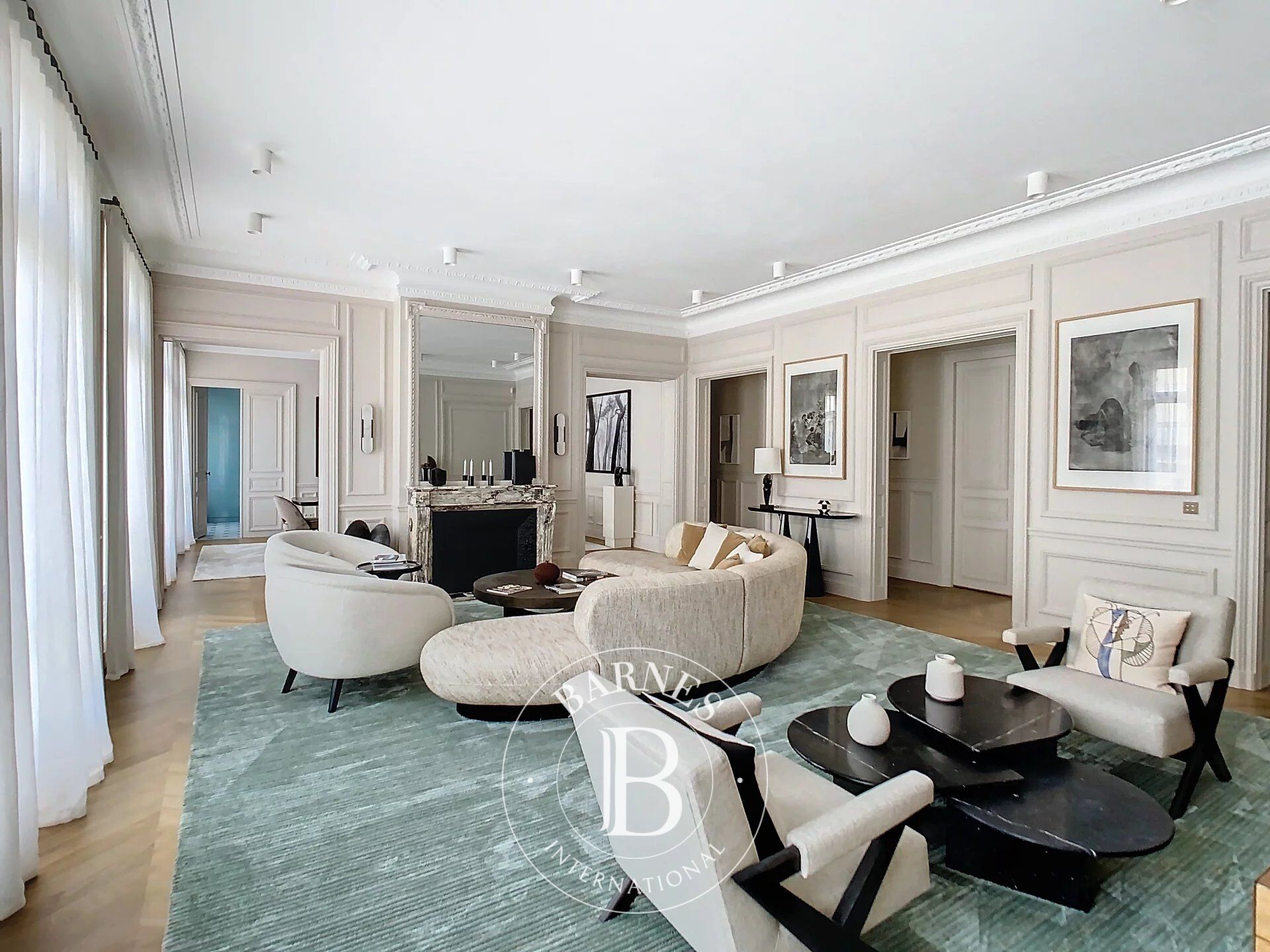 Piso Paris 8ème - picture 3