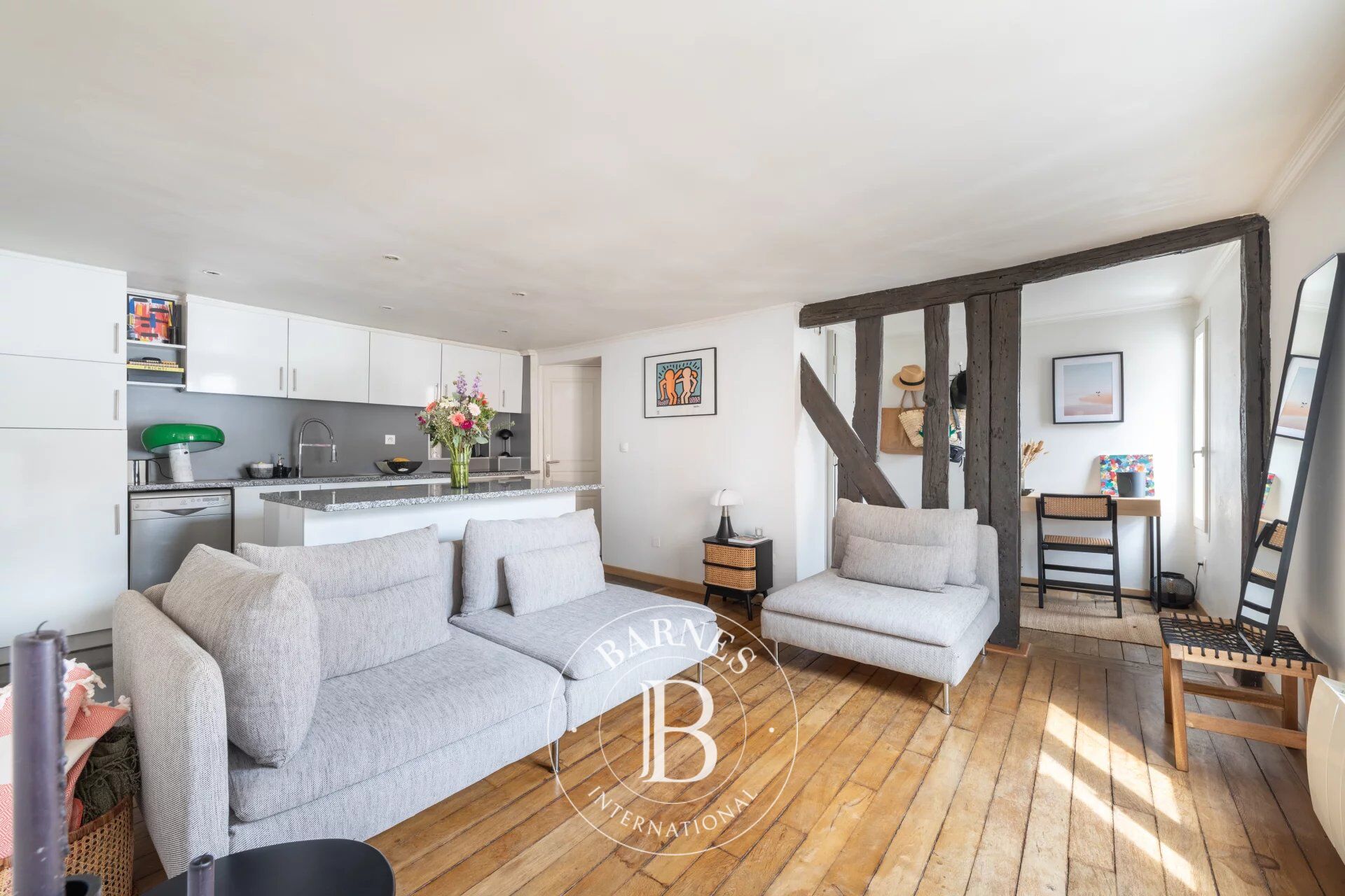 Apartment for sale - Paris 3 - Place des Vosges - Bright - Period charm - picture 1