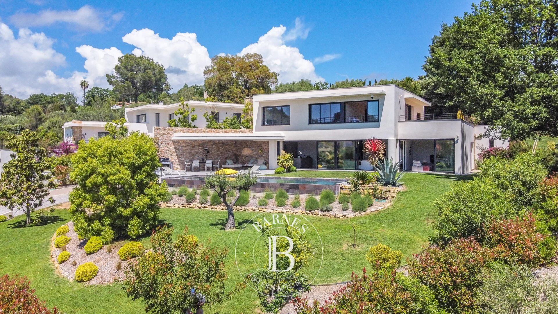 Contemporary villa - Private estate - 4 bedrooms - Opio - picture 1