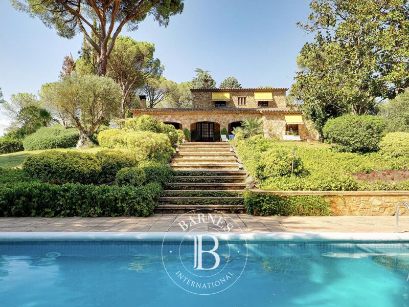 Excepcional Finca de 40 Hectáreas a Minutos del PGA Camiral Golf, Sede de la Ryder Cup 2031