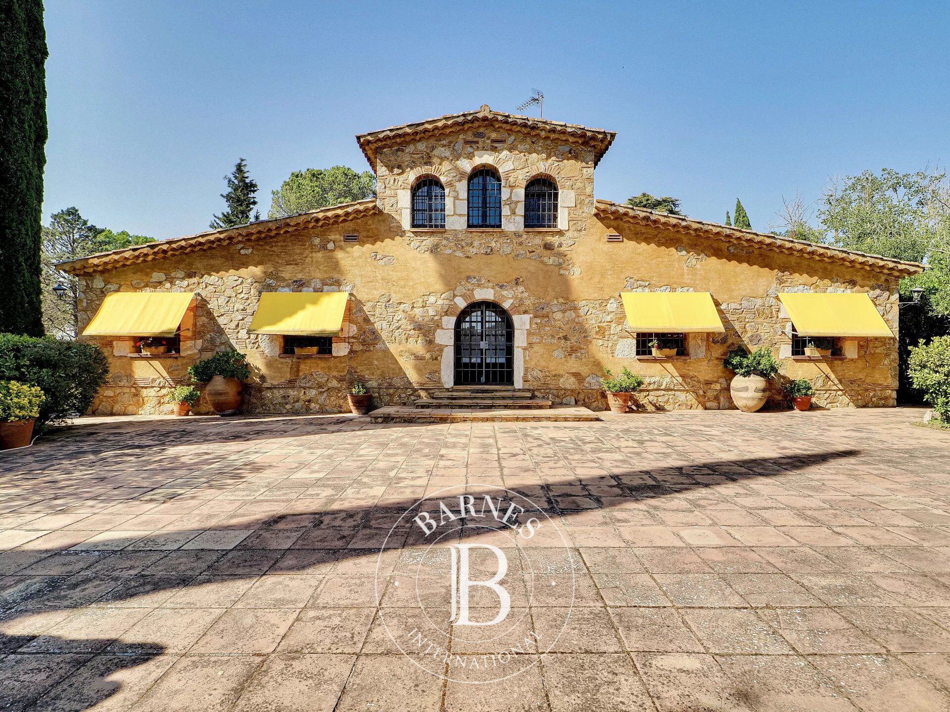 Excepcional Finca de 40 Hectáreas a Minutos del PGA Camiral Golf, Sede de la Ryder Cup 2031 - picture 2