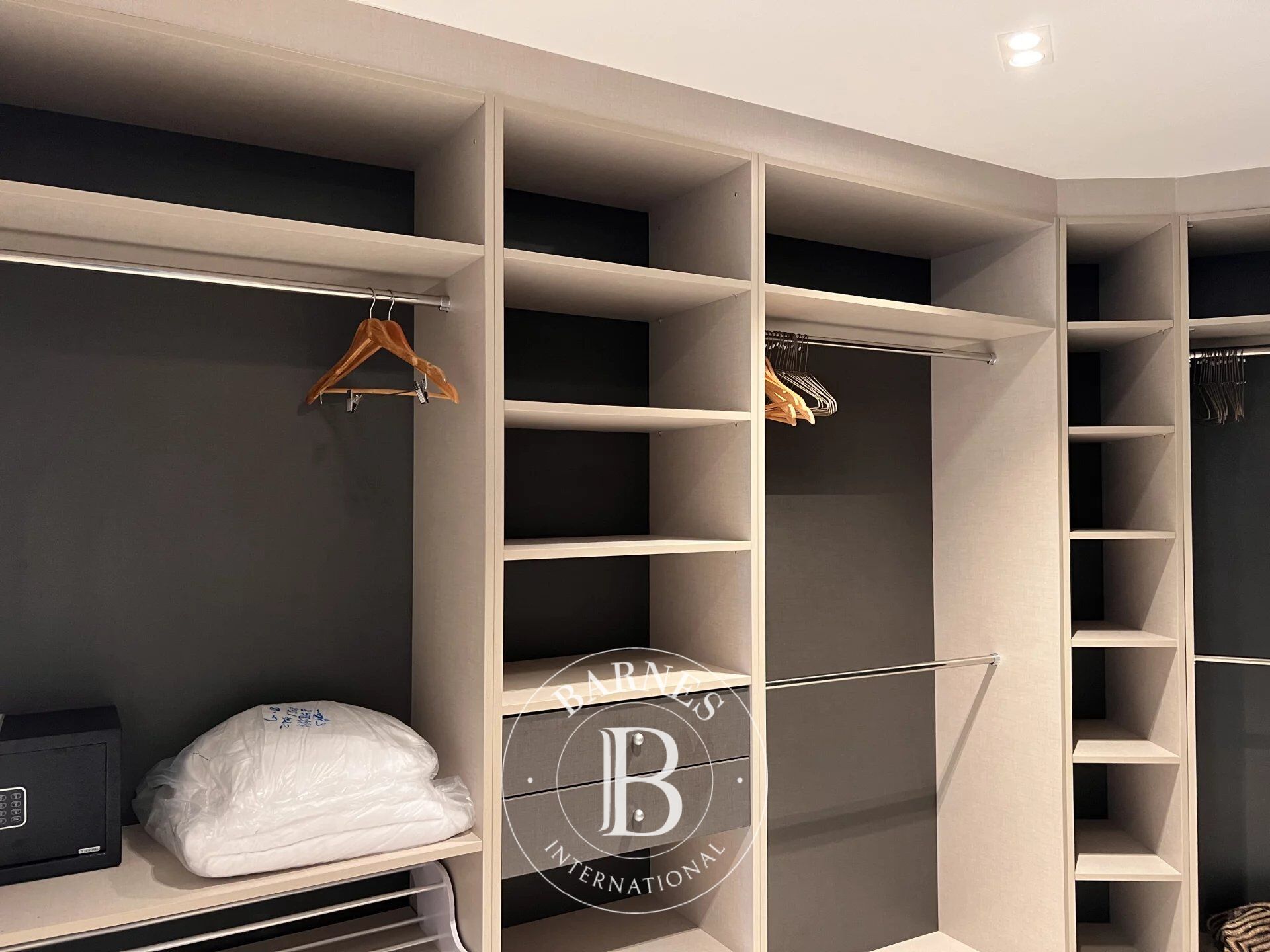 Daire Pereybère - picture 10