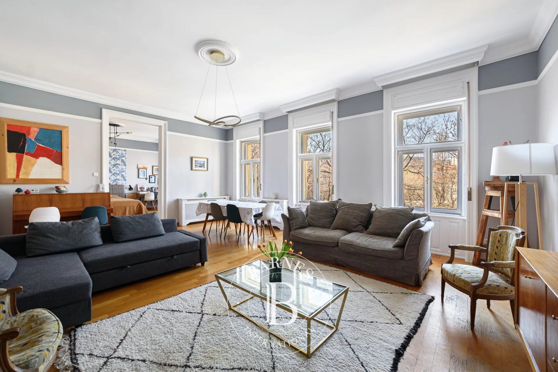 Windows overlooking Károlyi Garden: Parisian atmosphere in the downtown - picture 1