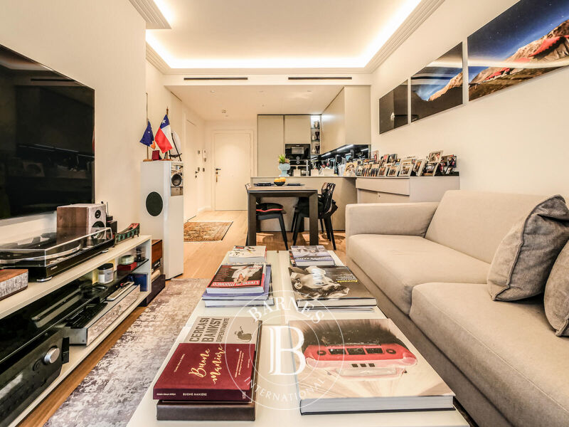 LES OLIVIERS - RENOVATED 1-BEDROOM FLAT - NEAR THE PORT