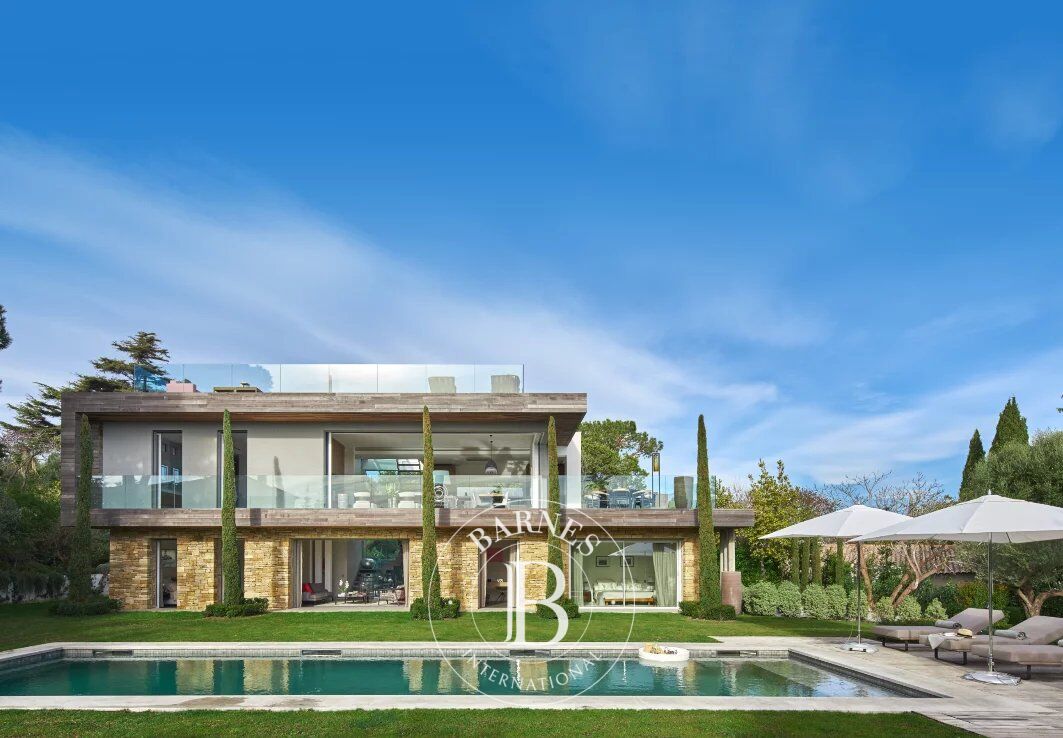 CAP D'ANTIBES - CONTEMPORARY VILLA WITH PANORMIC SEA VIEW - 5 BEDROOMS - picture 1
