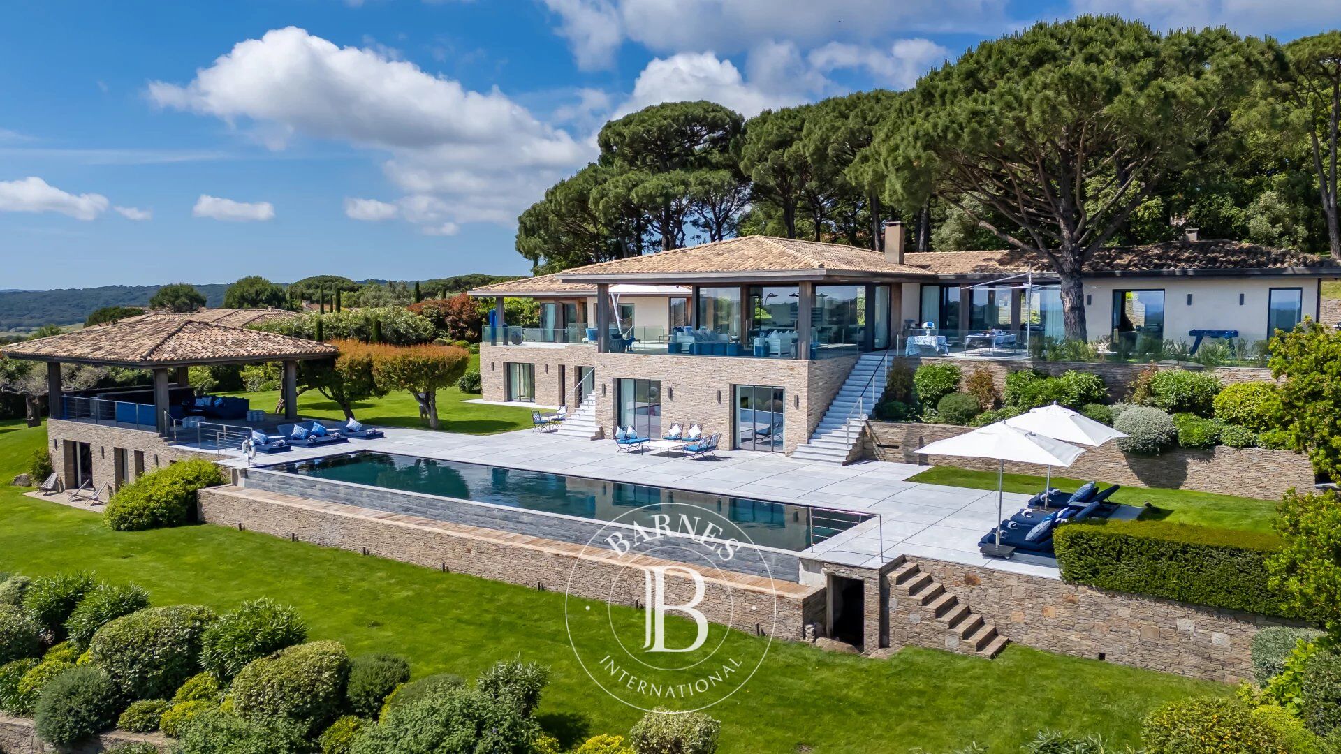 Villa Saint-Tropez - picture 1