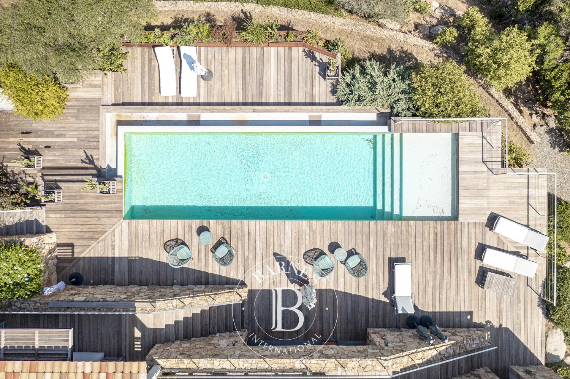 Pinarello, architect-designed villa, 5 bedrooms, sea view, pool, private estate, near beach - picture 1