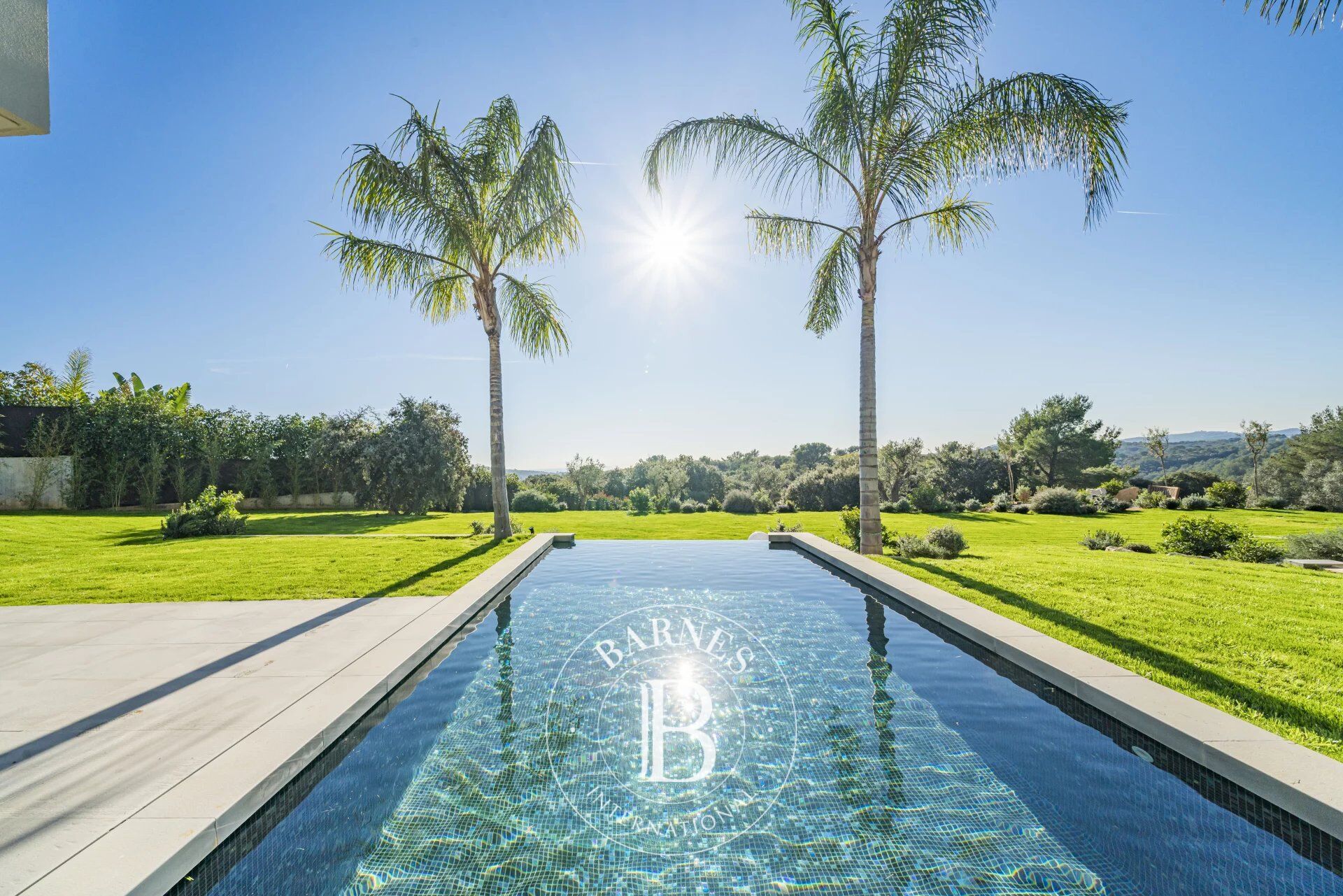 Architect designed villa - 6 bedrooms - Roquefort-les-Pins - picture 1