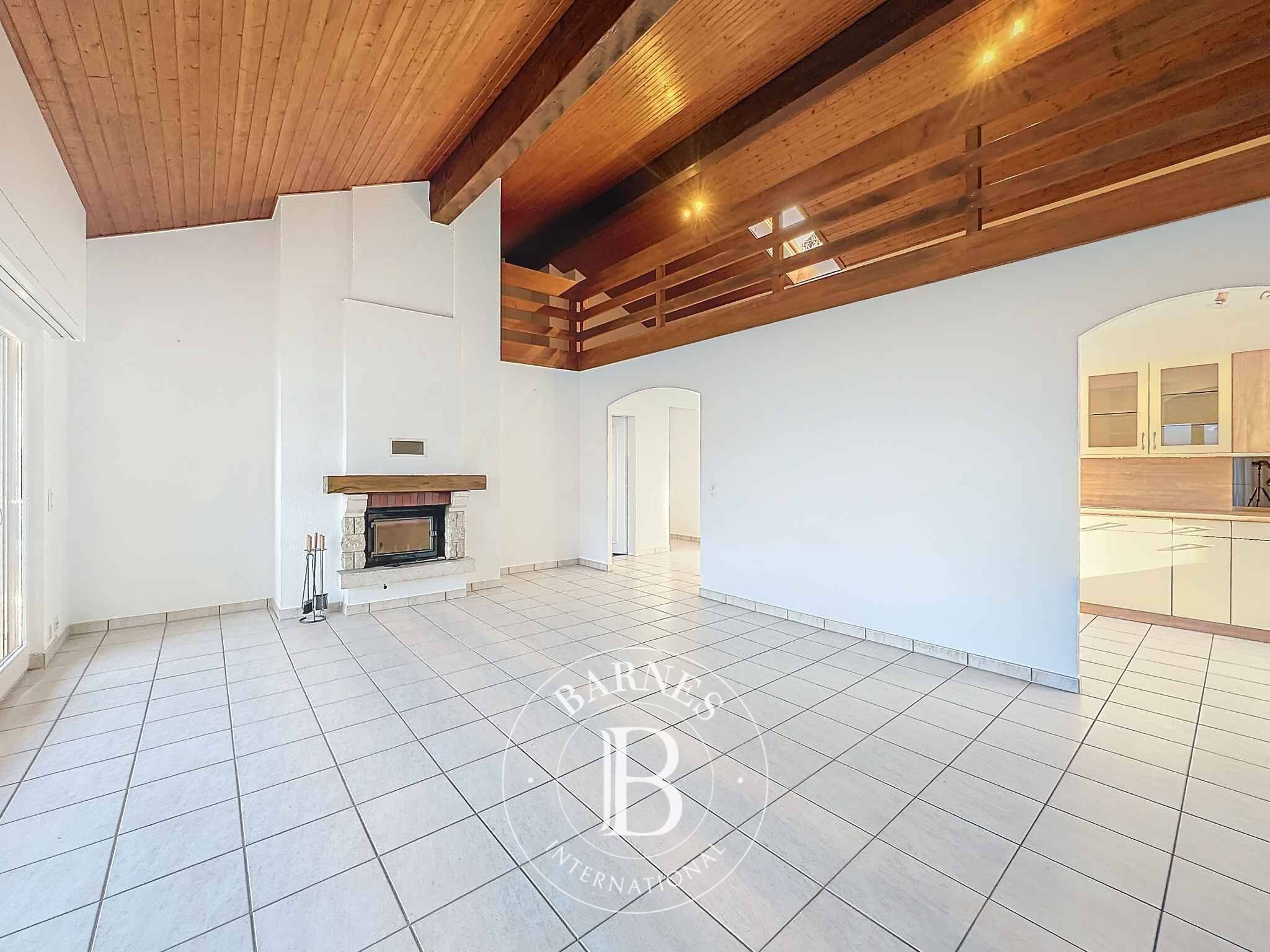 Daire Montreux - picture 13