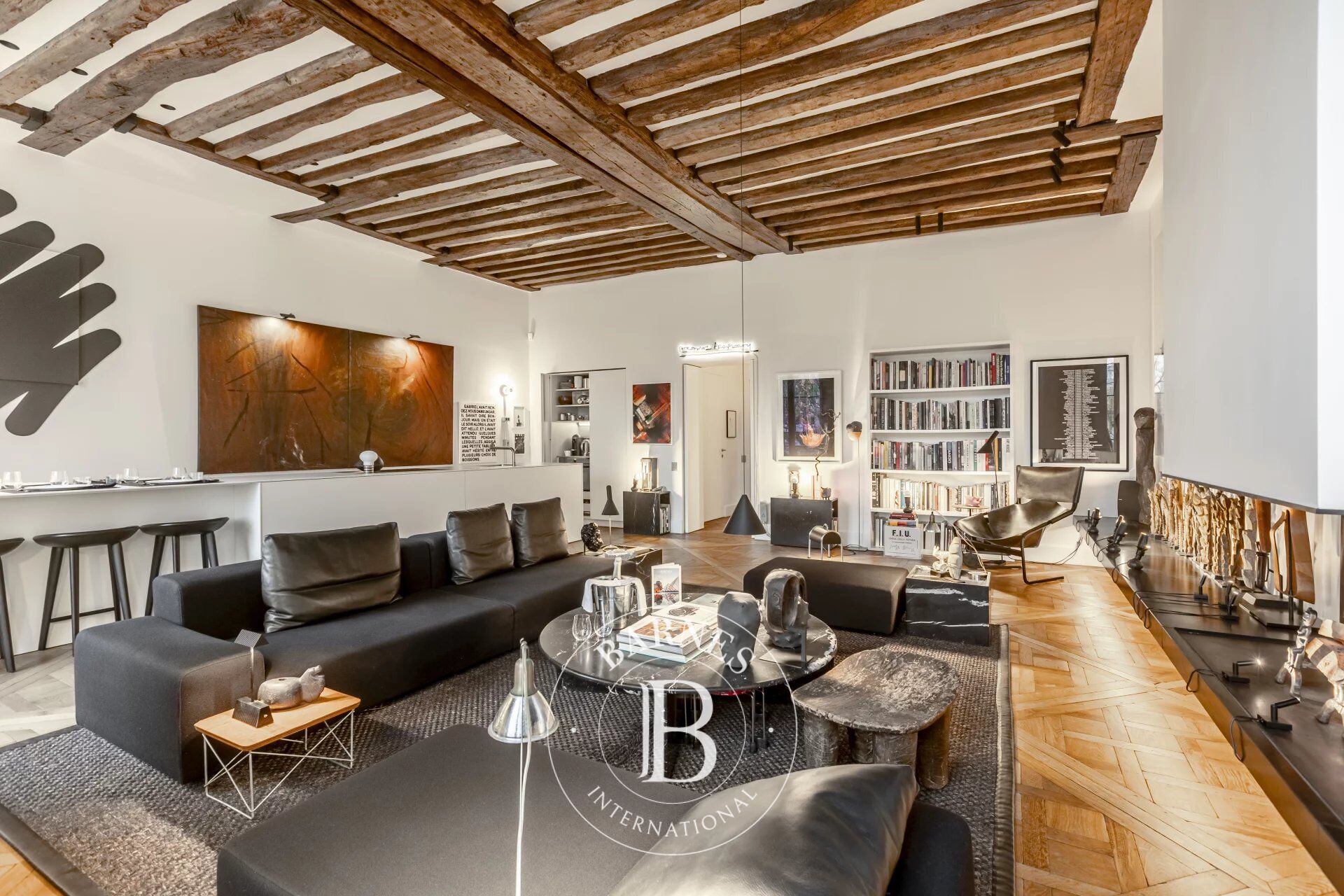 PARIS 04 - APPARTEMENT - 1 CHAMBRE - picture 1