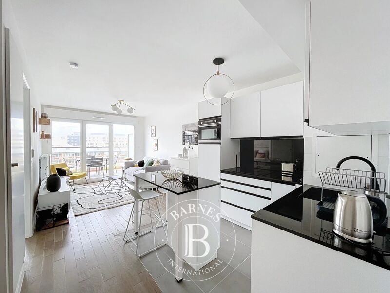 For Rent Apartment | Courbevoie - picture 2