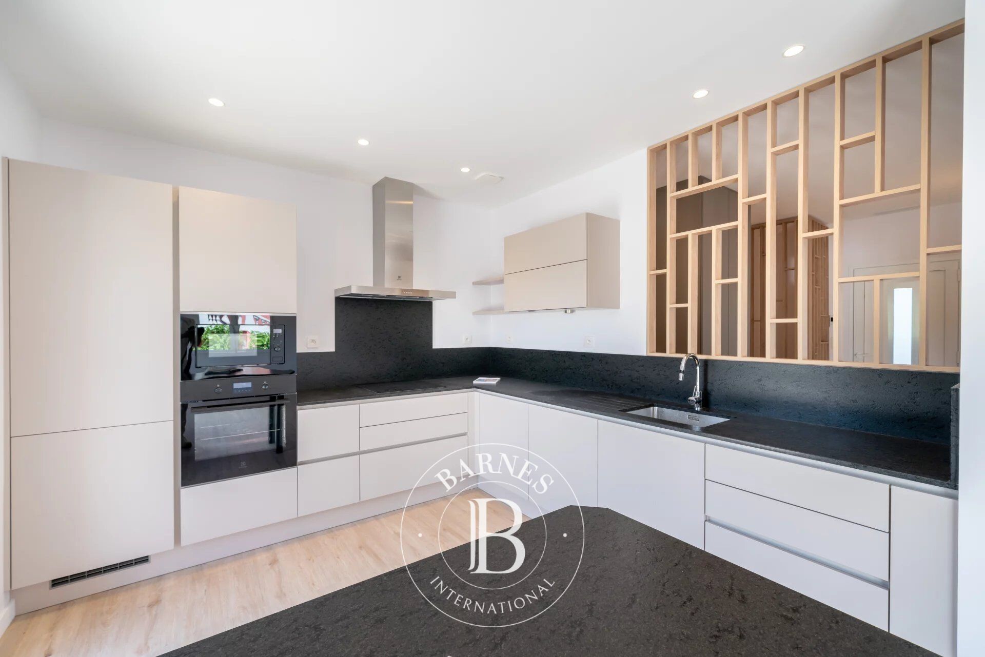 Villa Saint-Raphaël - picture 3