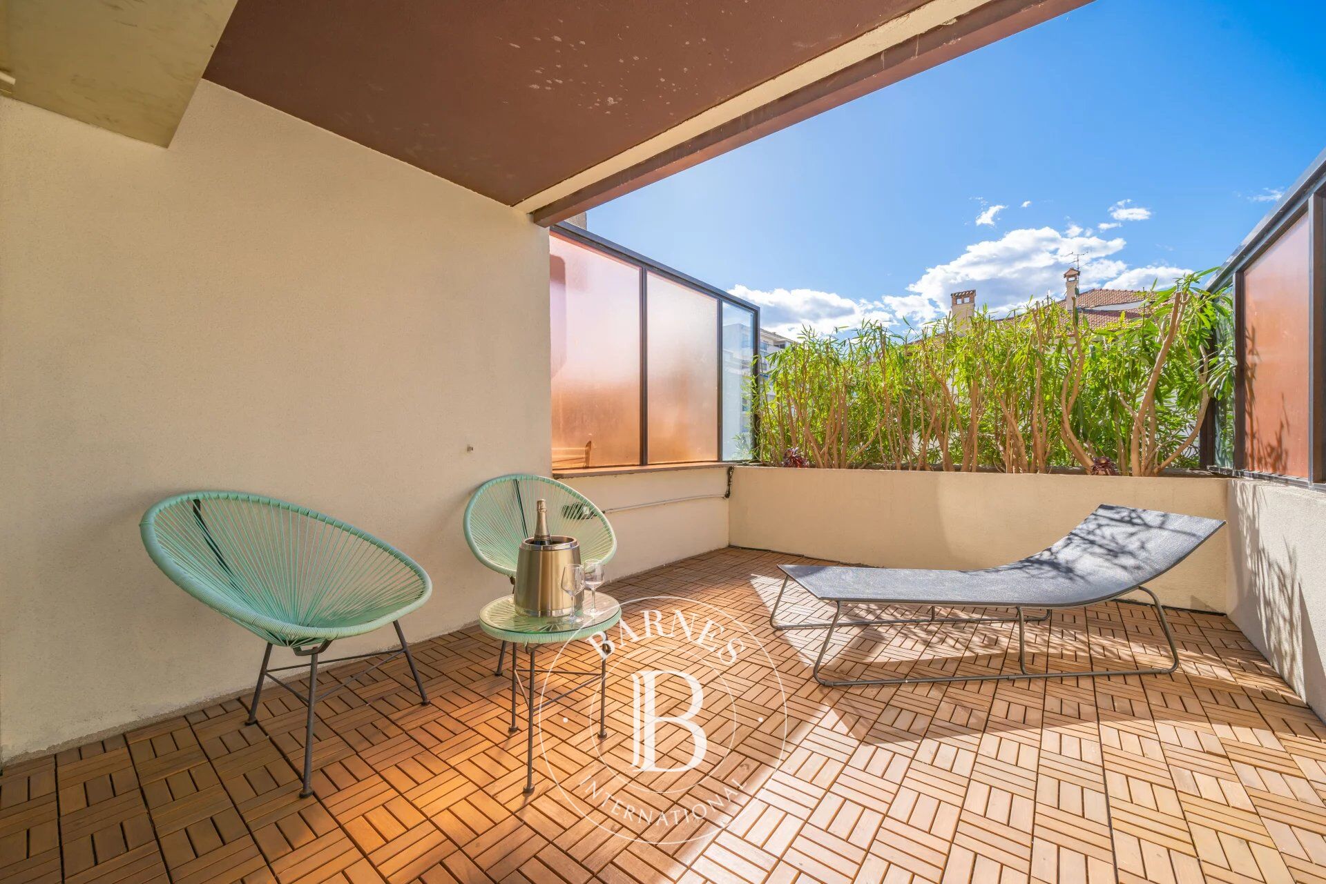 JUAN LES PINS - CENTRE VILLE- STUDIO - GRANDE TERRASSE - picture 1