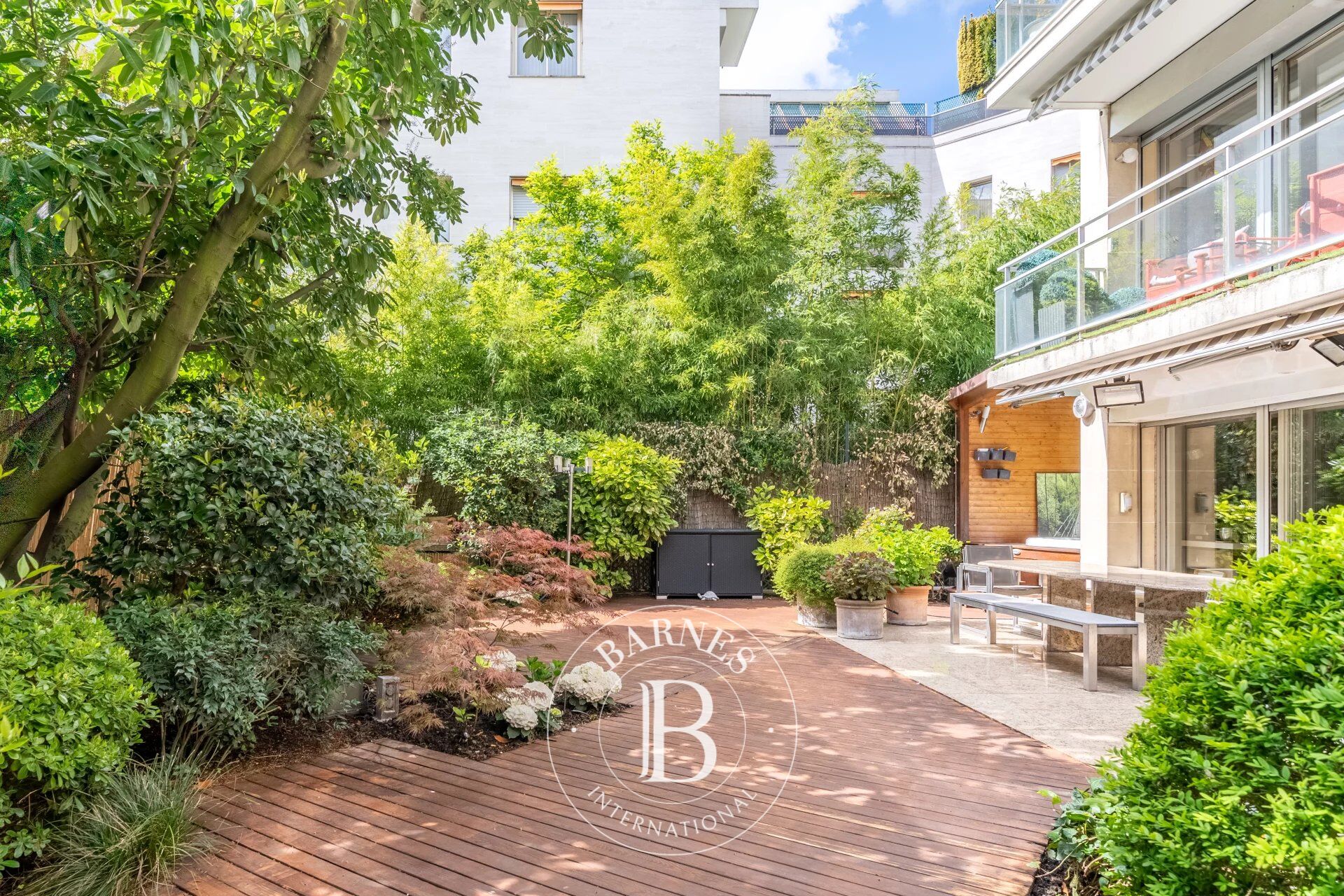 Triplex family apartment - Garden level - 4 bedrooms and an office - picture 2