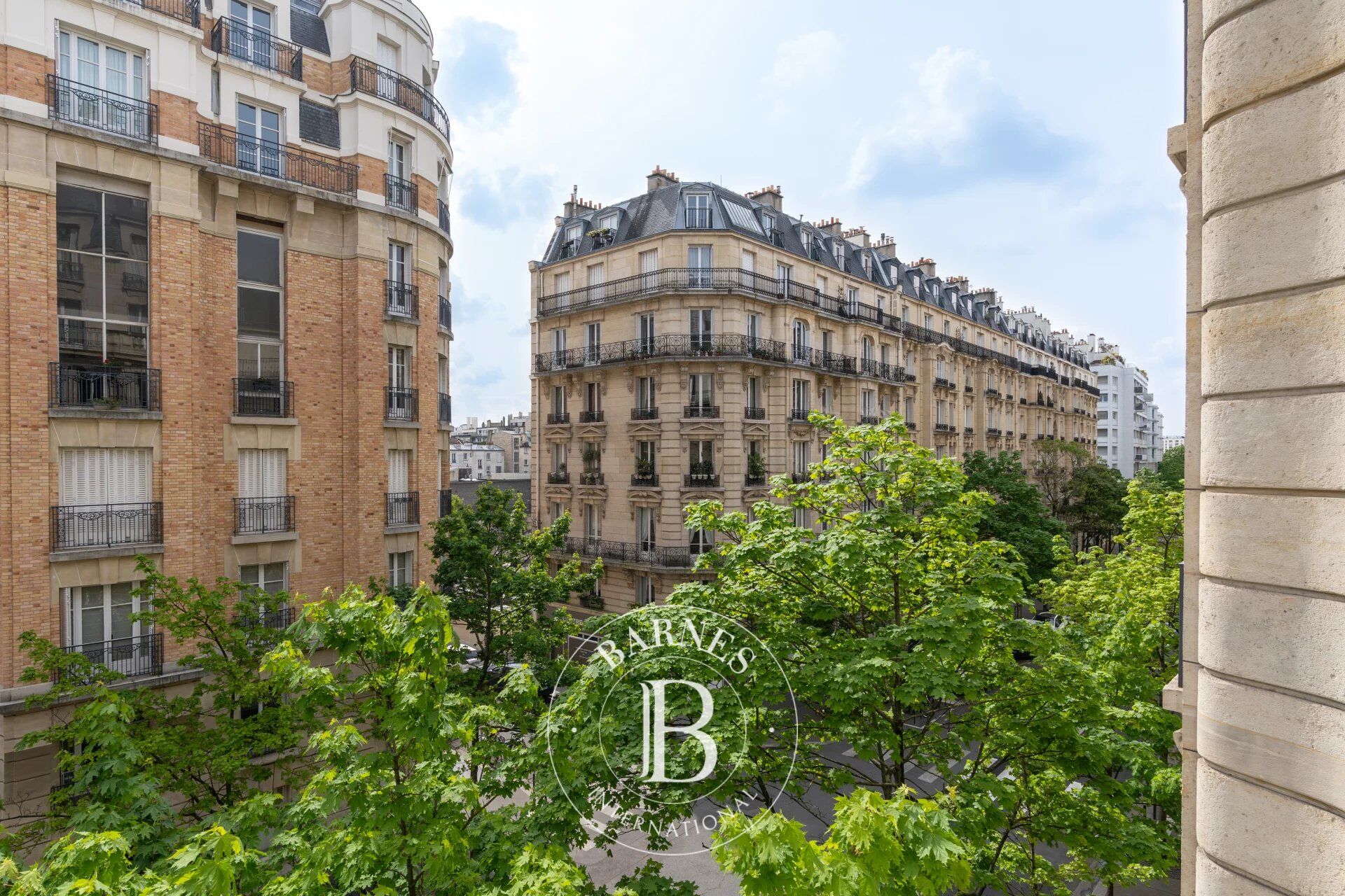 Paris 16ème - Michel Ange - Etage élevé - 4 Chambres - picture 2