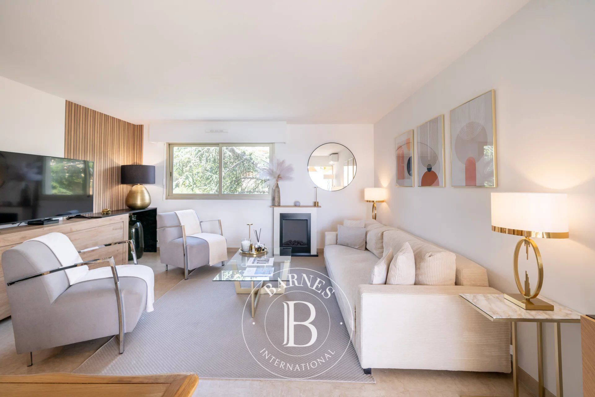 CANNES BAS CROIX DES GARDES - VUE MER - DERNIER ETAGE - TERRASSE - 2 PIÈCES - picture 2