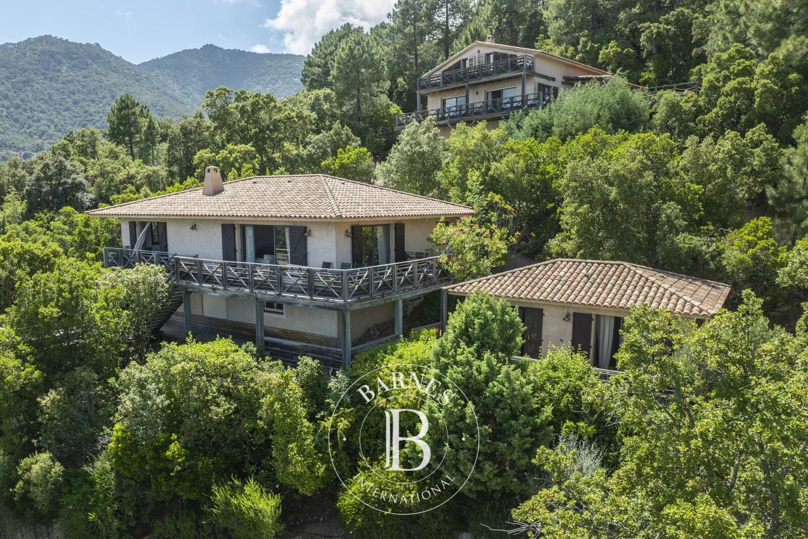 Porto-Vecchio, 3 villas, 7 chambres, piscine, vue mer et montagnes, proche plage - picture 2