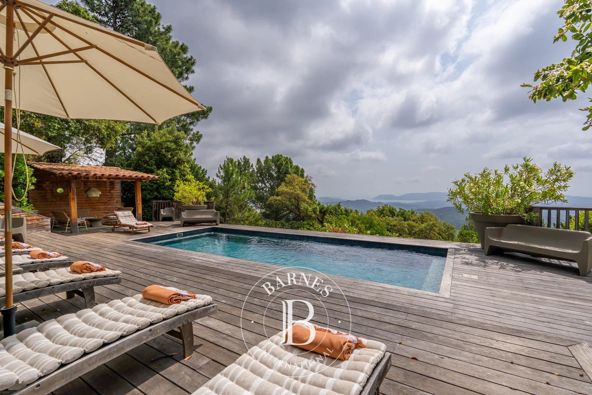 Porto-Vecchio, 3 villas, 7 chambres, piscine, vue mer et montagnes, proche plage - picture 3