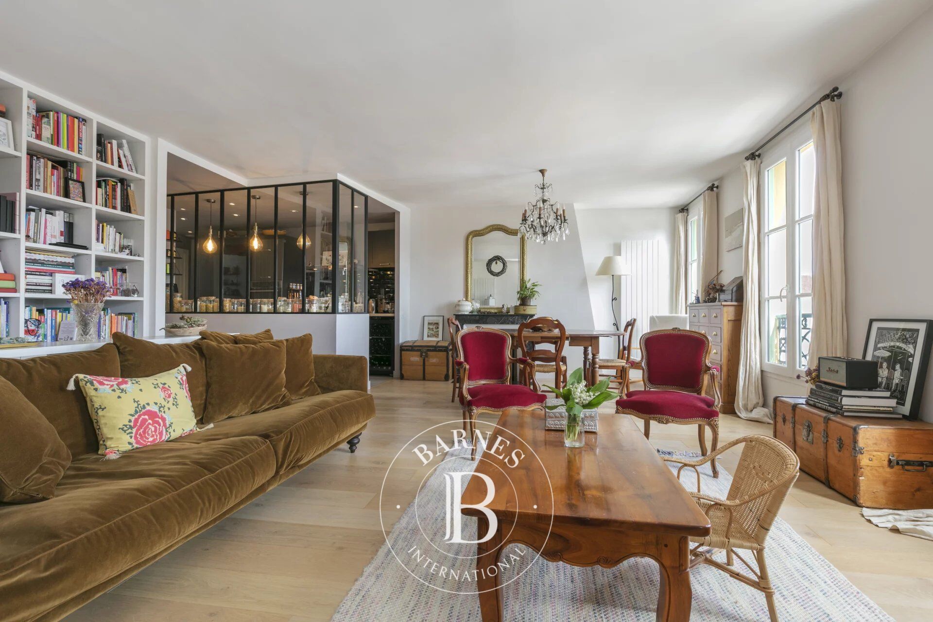 Saint-Germain-en-Laye - Place du Marché - Rare opportunity - Fully renovated apartment - 3 bedrooms - picture 1