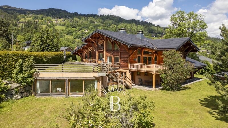 BARNES SAINT-GERVAIS - Magnificent Chalet with Cathedral Ceiling Living Room Close to the Slopes