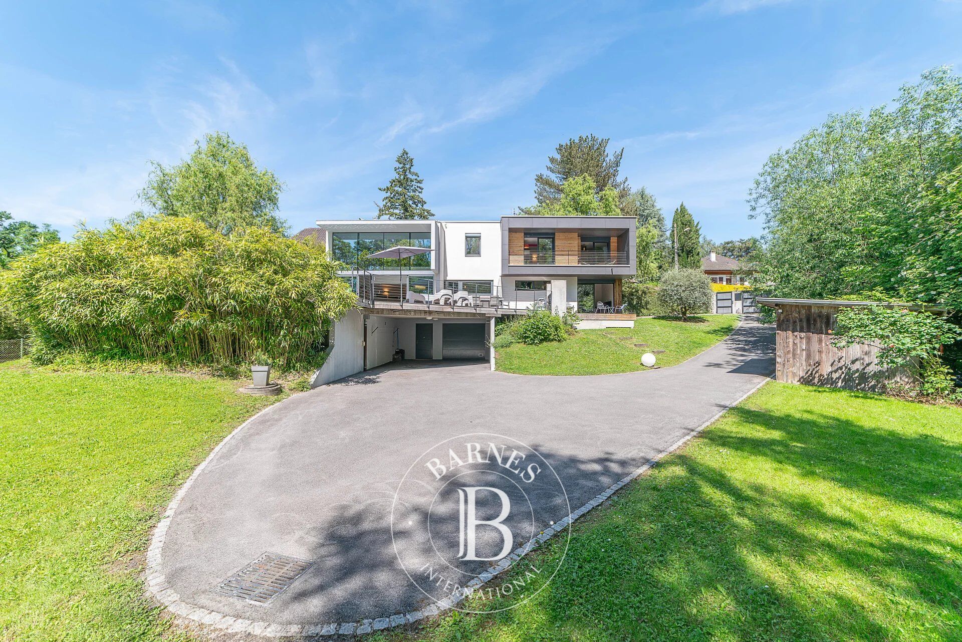 Thonon-les-Bains - Maison d'architecte de 219 m² - Terrain de 2 080 m² - Piscine - 4 chambres - picture 1