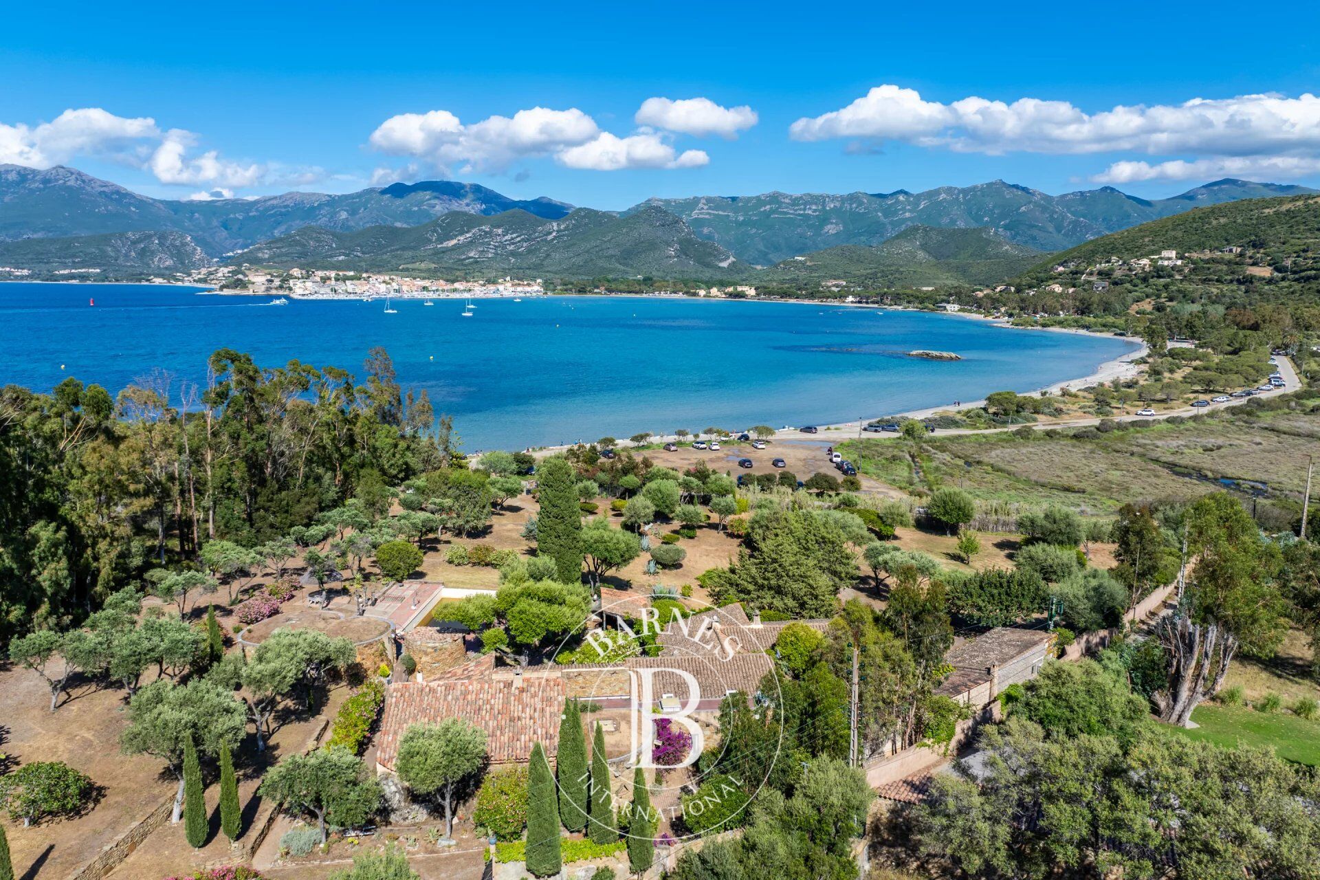Saint-Florent, exceptional estate, 8 rooms, walking distance to beach, swimming pool, panoramic sea view - picture 1