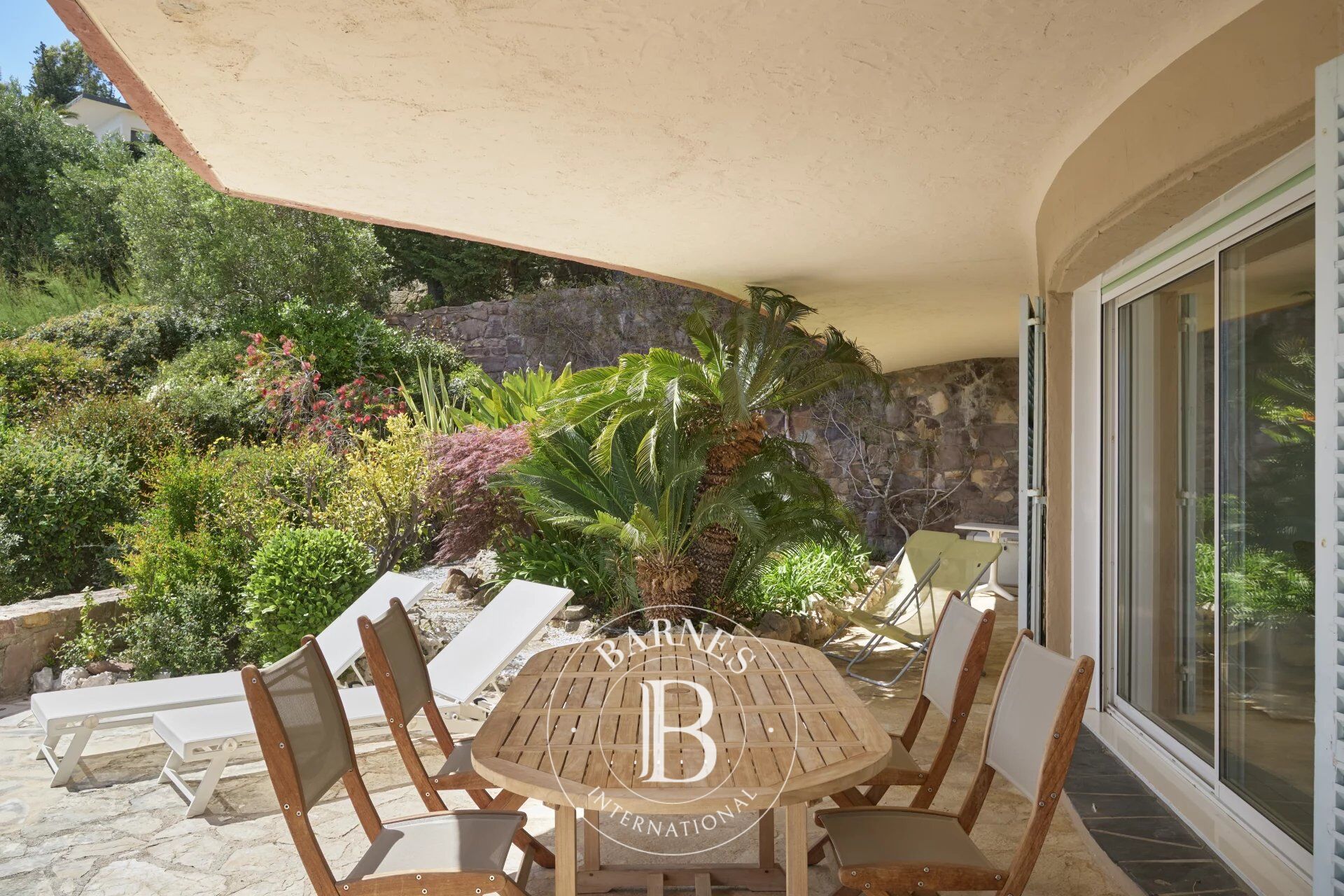 SEASONAL RENTAL - picture 3