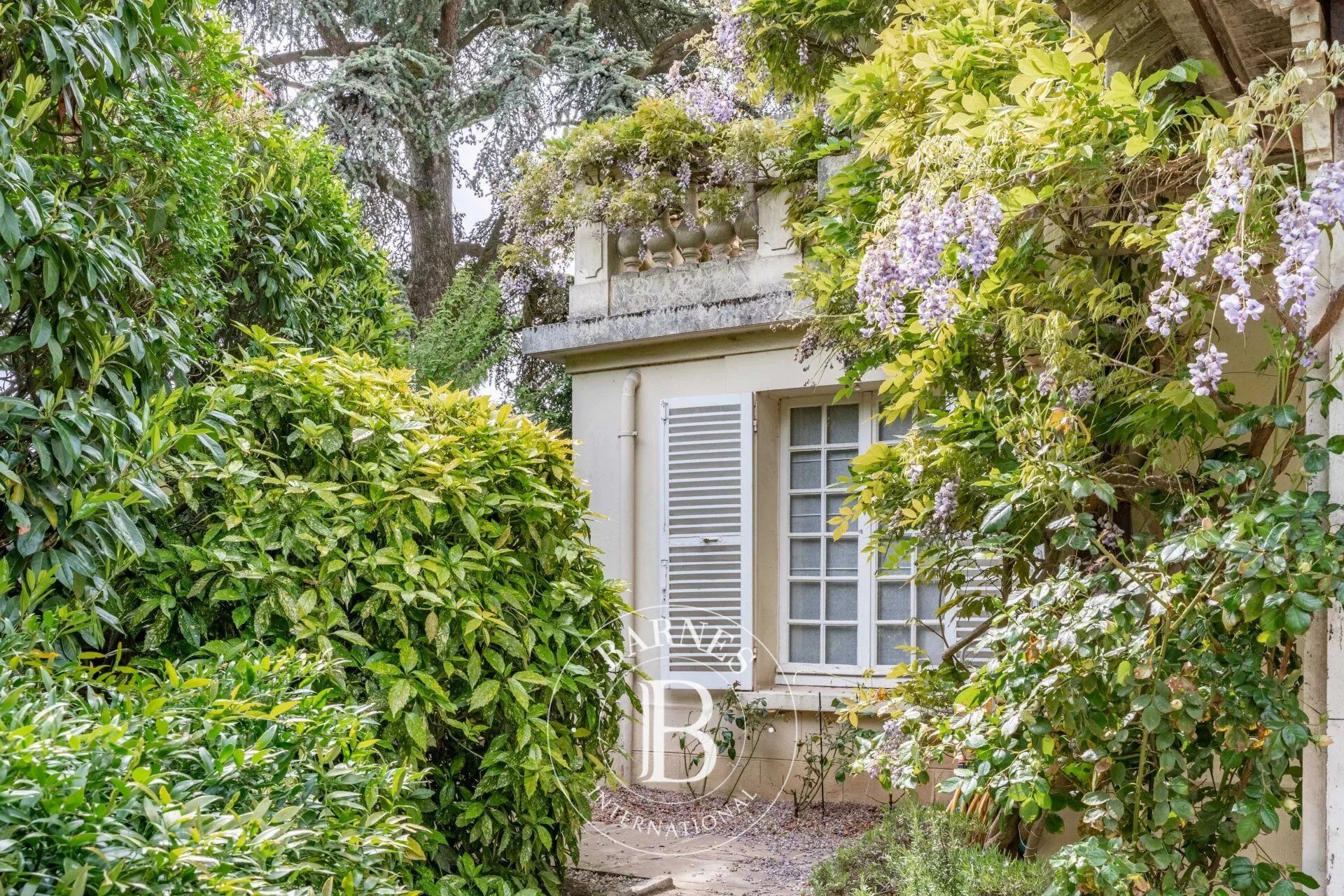Le Chesnay - Edge of Versailles - Magnificent 18th century residence - 6 to 8-bed - Garden - Garage - High-end amenities - picture 2