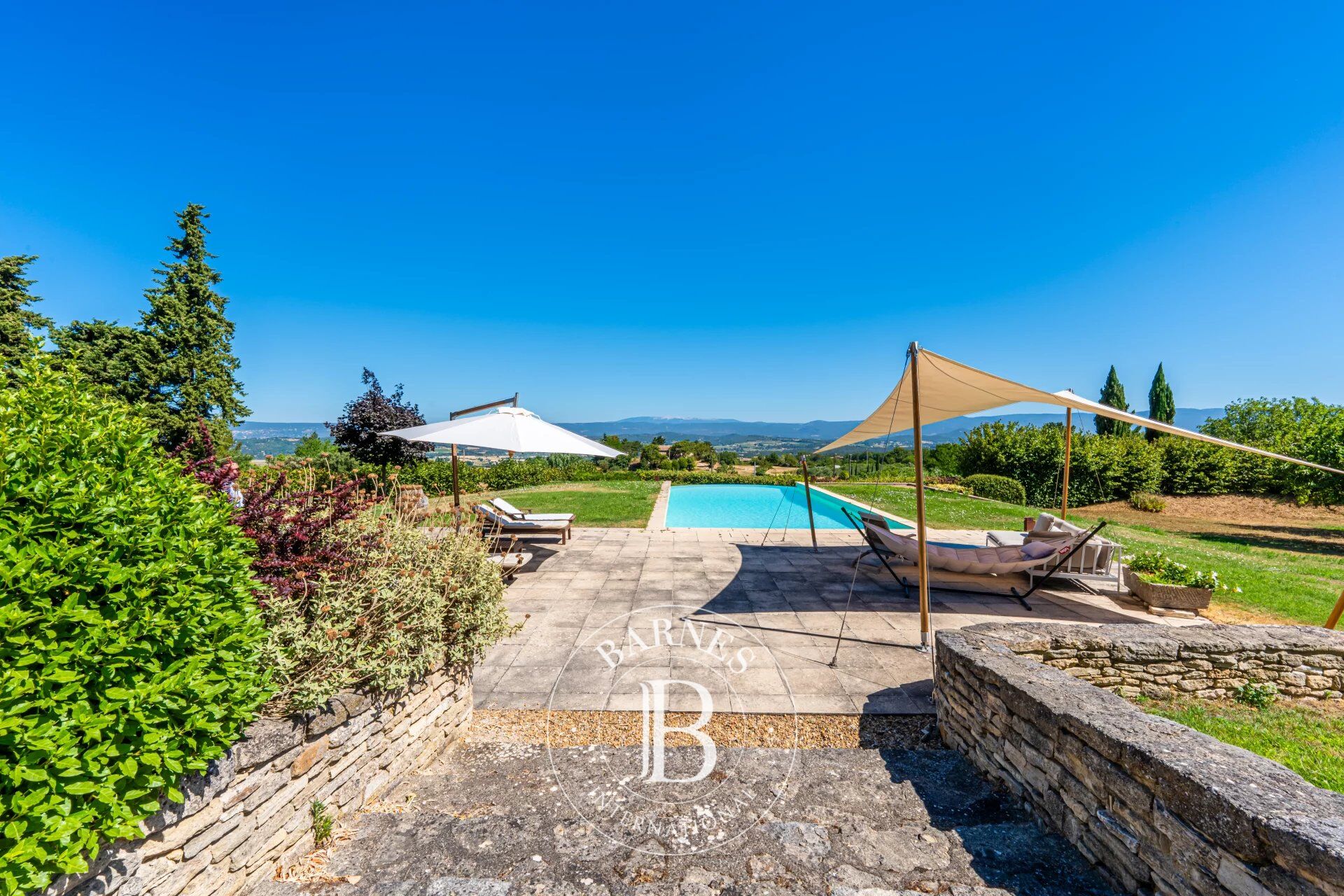 Masía Bonnieux - picture 2