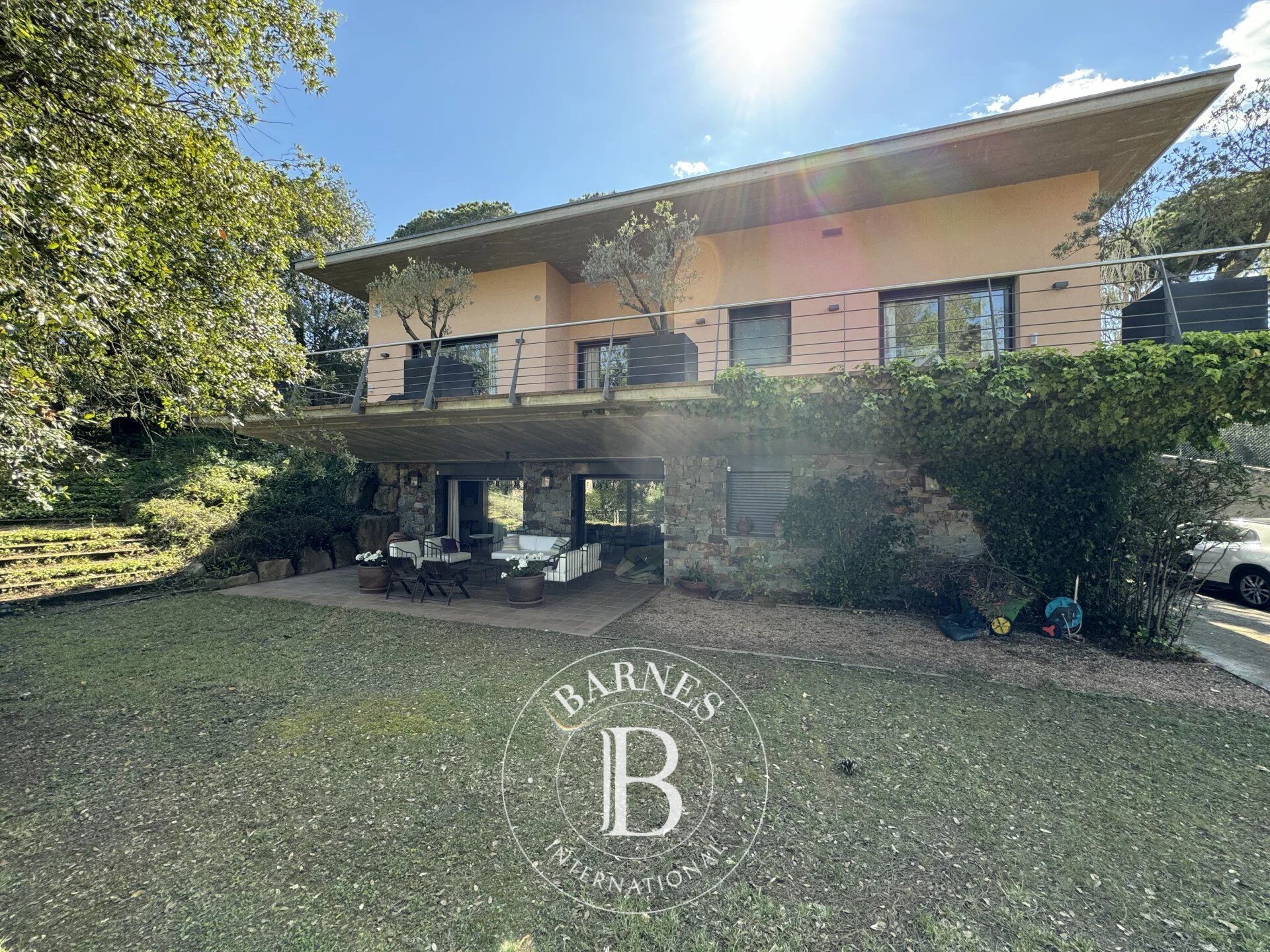 Propriété spectaculaire à quelques mètres du terrain de golf de Vallromanes, Barcelone. - picture 3