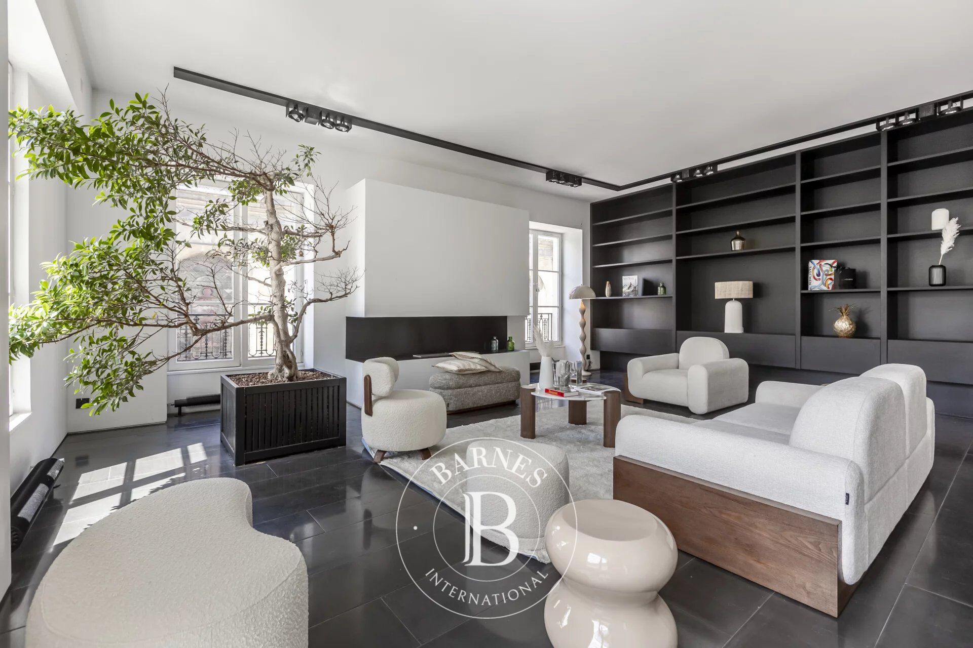 PARIS 02 - APPARTEMENT - 3 CHAMBRES - picture 2