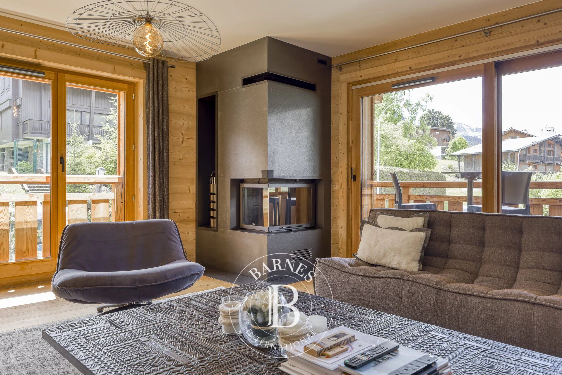 MEGEVE - EXCEPTIONAL 5 BEDROOMS DUPLEX APARTMENT - VILLAGE CENTER ON FOOT - picture 3