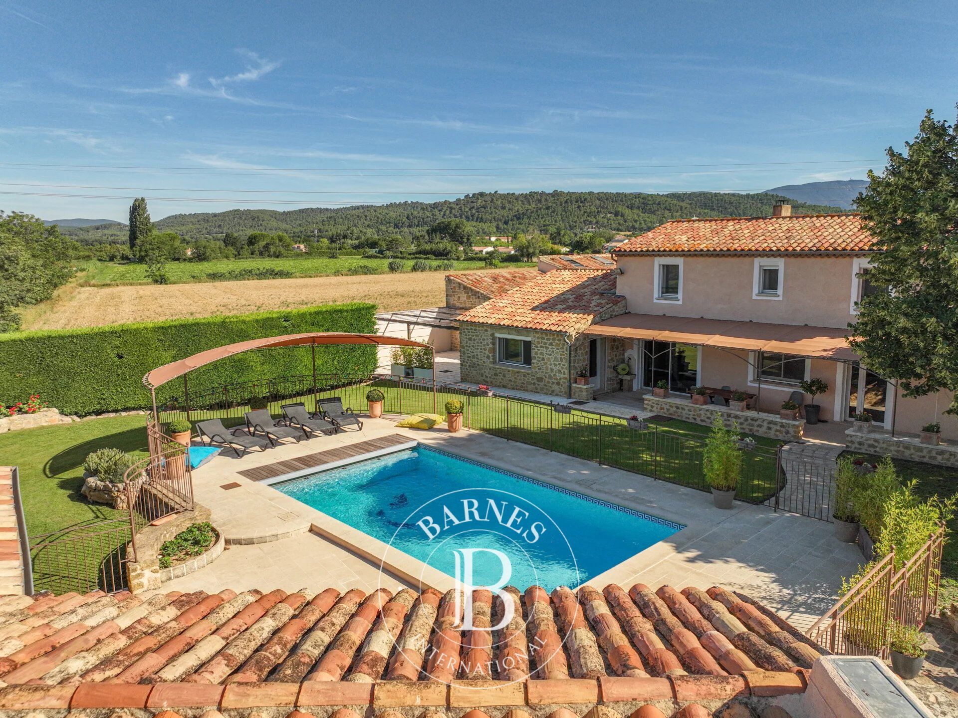 LUBERON – VILLELAURE – MAIN HOUSE 170 SQM + GUEST HOUSE 80 SQM – SWIMMING POOL – GARAGE – LAND 2,911 SQM