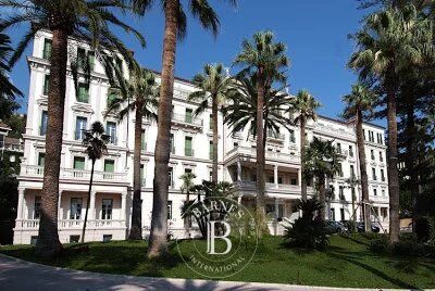 Apart otel Ospedaletti