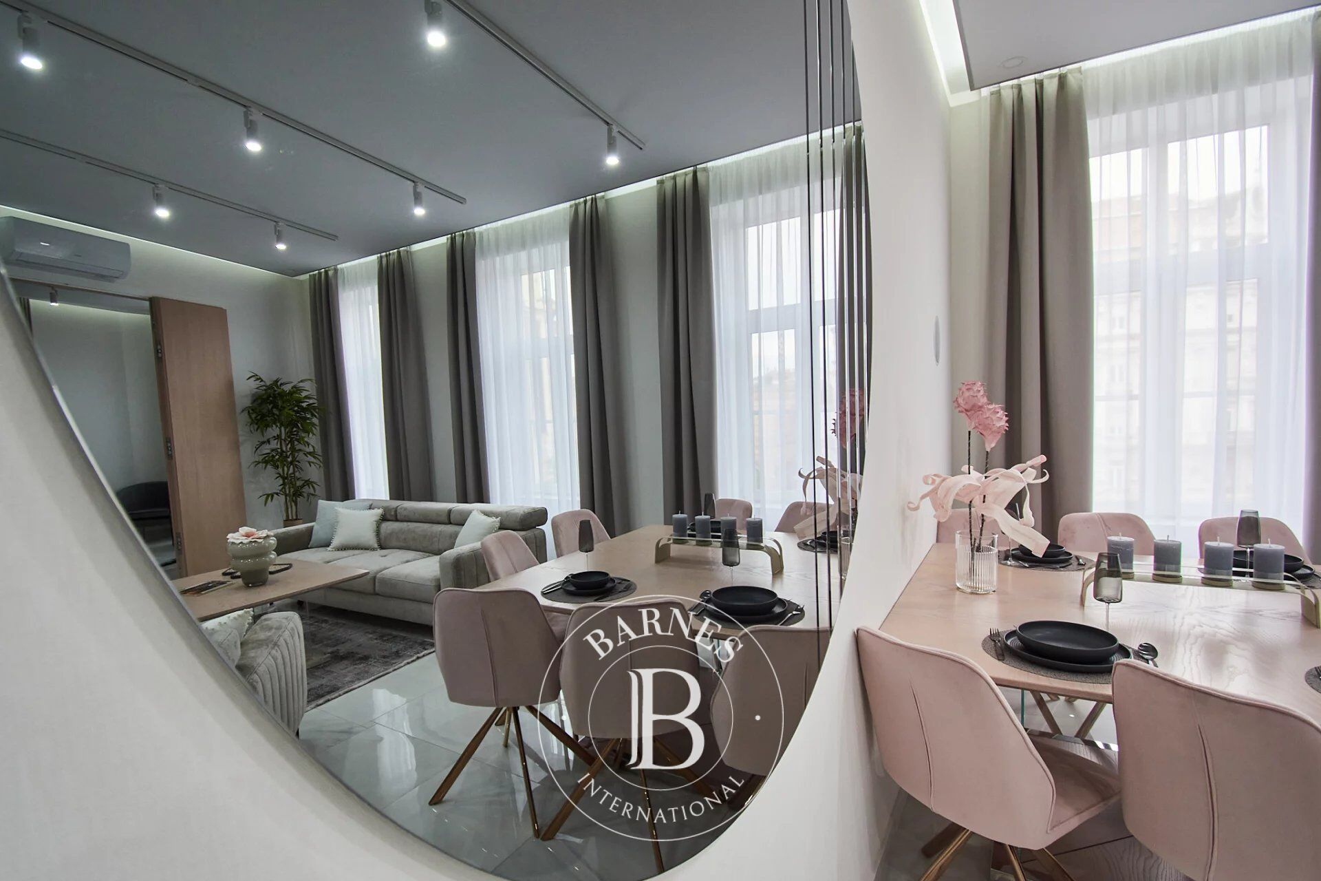 Appartement Budapest V. kerülete - picture 1