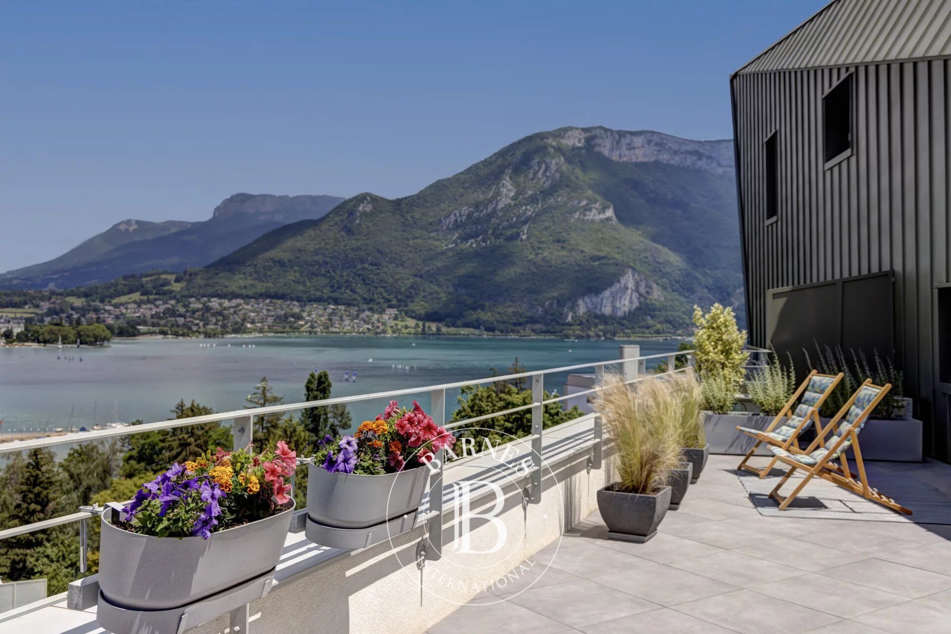 BARNES ANNECY - ANNECY City center - Exceptional apartment with lake and mountain views - picture 2