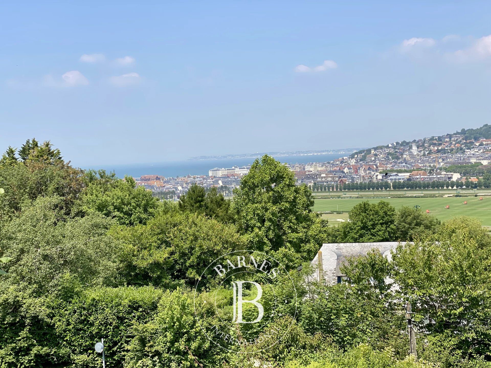Deauville Coteau - House with potential for extension - Unobstructed view over 2,260m² (24,326 sq ft) - picture 1