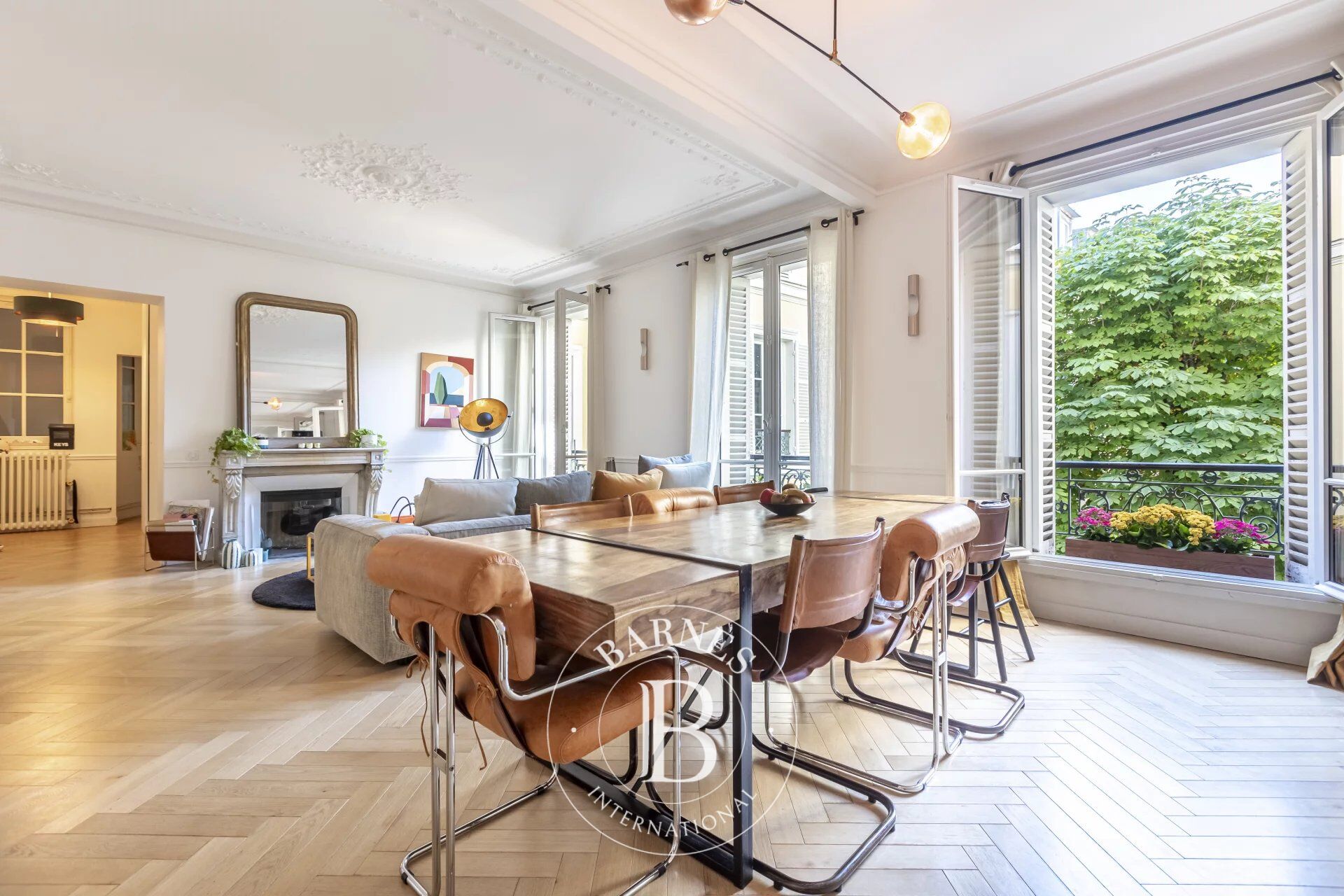 Piso Paris 8ème - picture 2