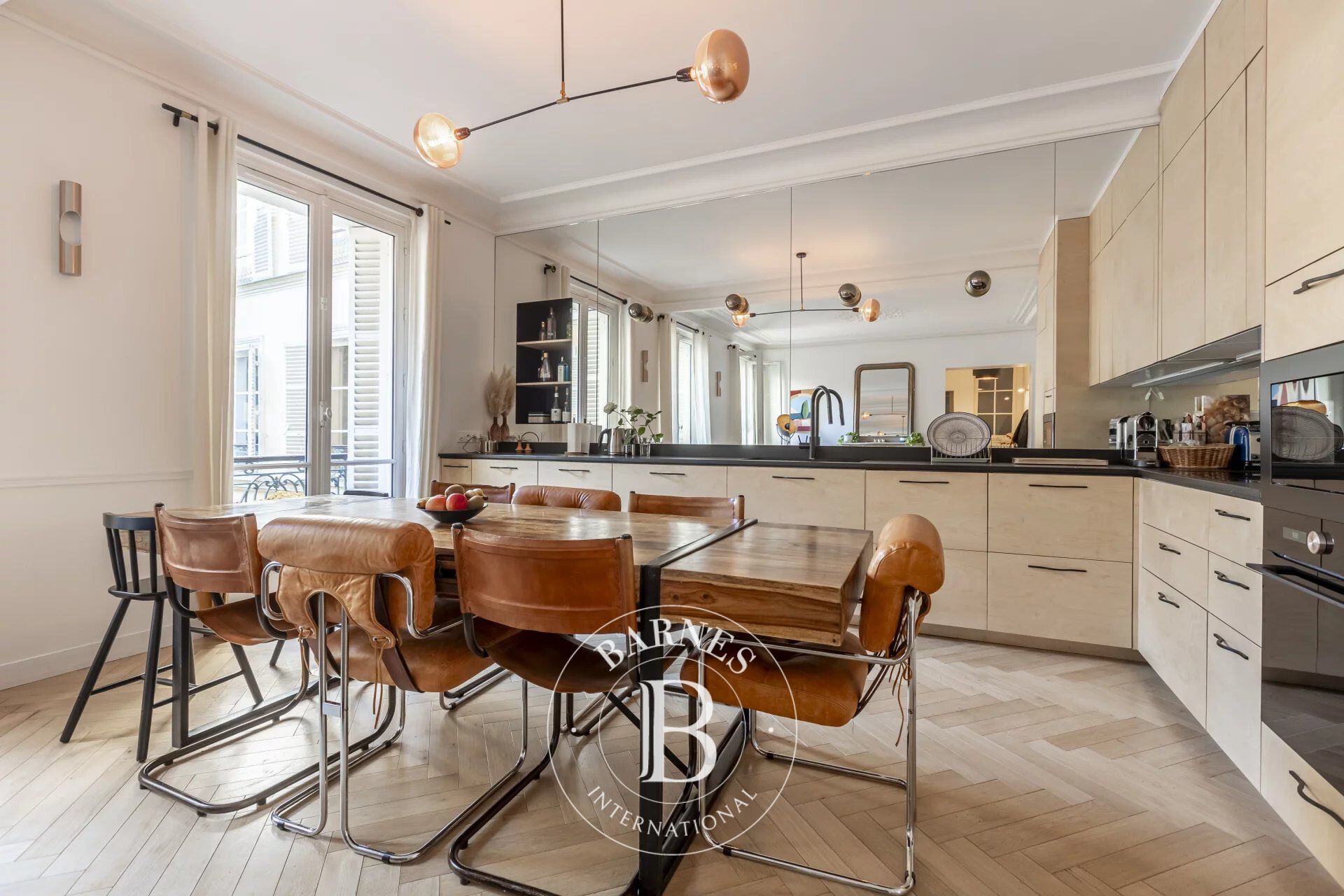 Piso Paris 8ème - picture 3