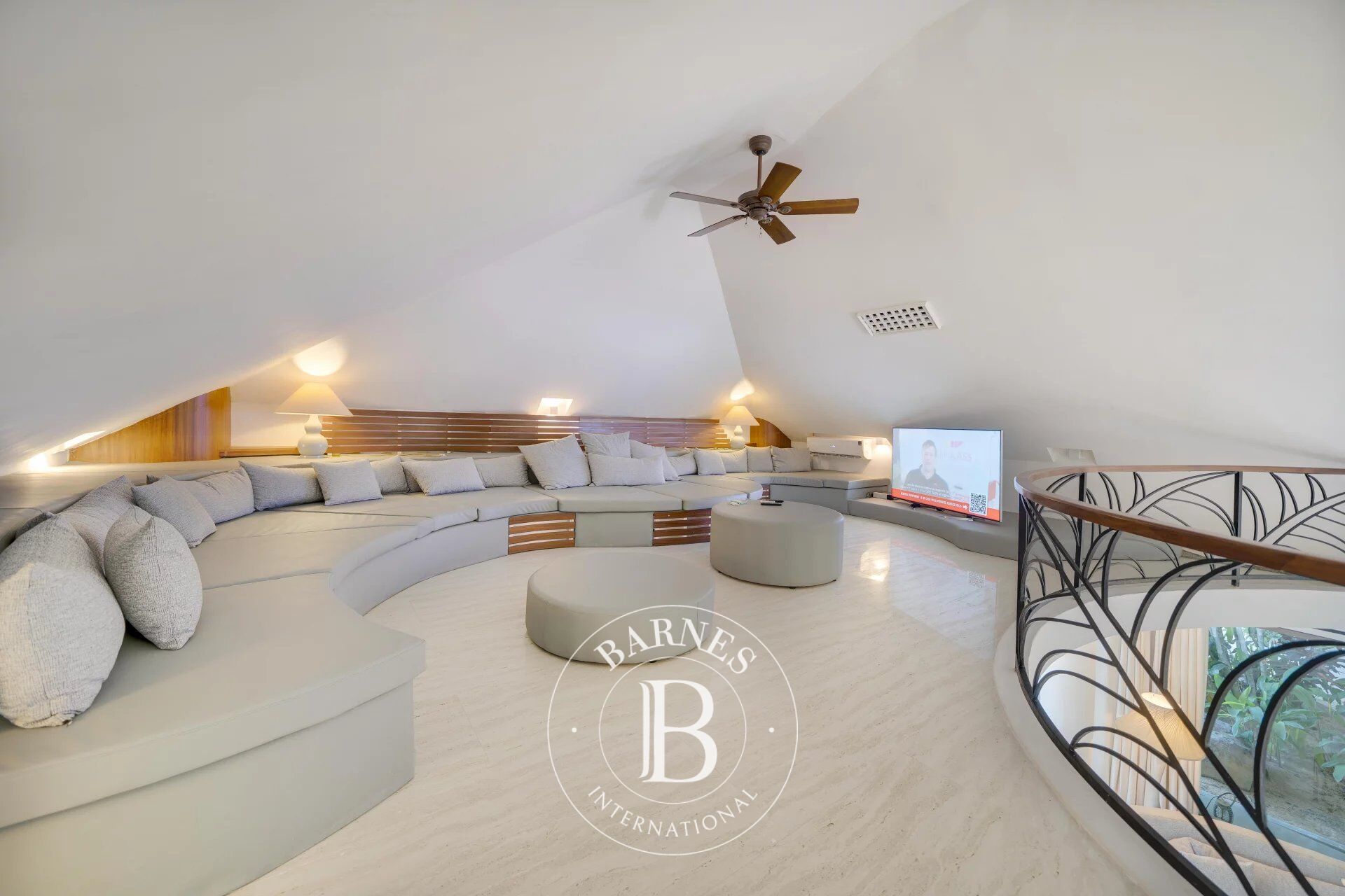 Villa Beau Champ - picture 1