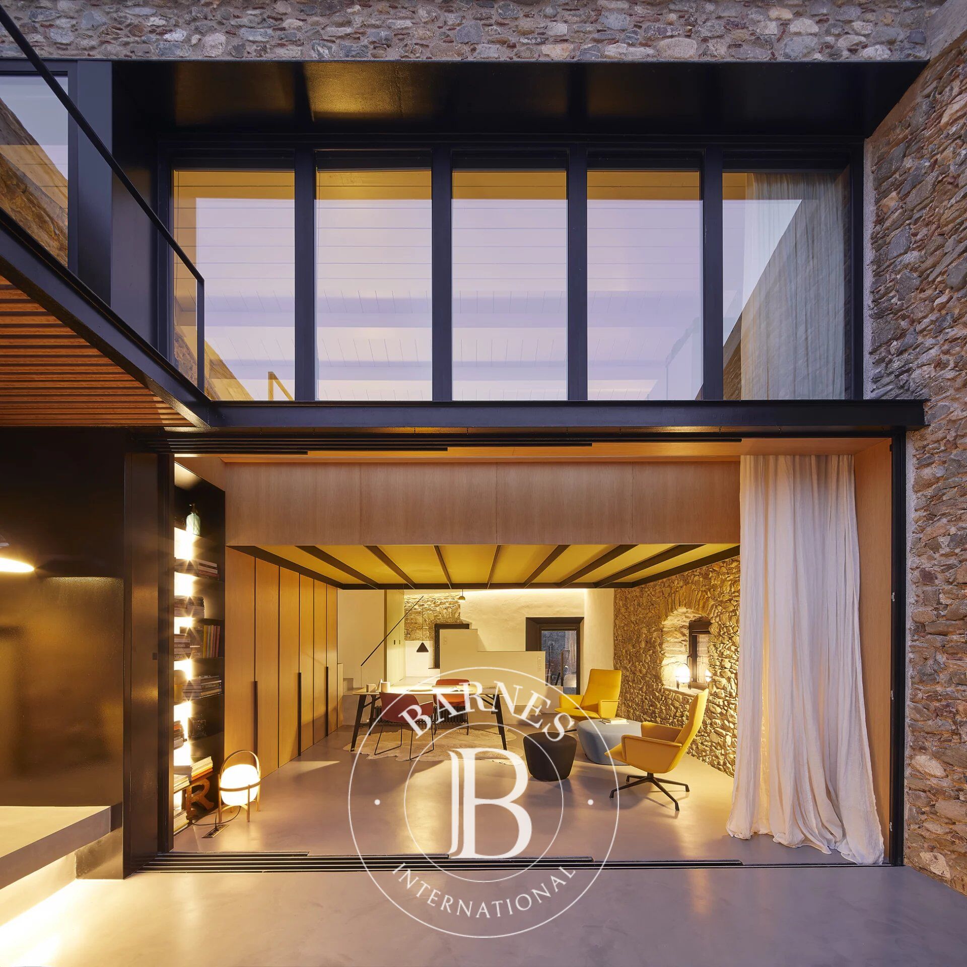 Spektakuläres und luxuriöses modernes Design-Stadthaus mit privatem Hallenbad in der prestigeträchtigen Gegend von Baix Empordà. - picture 2