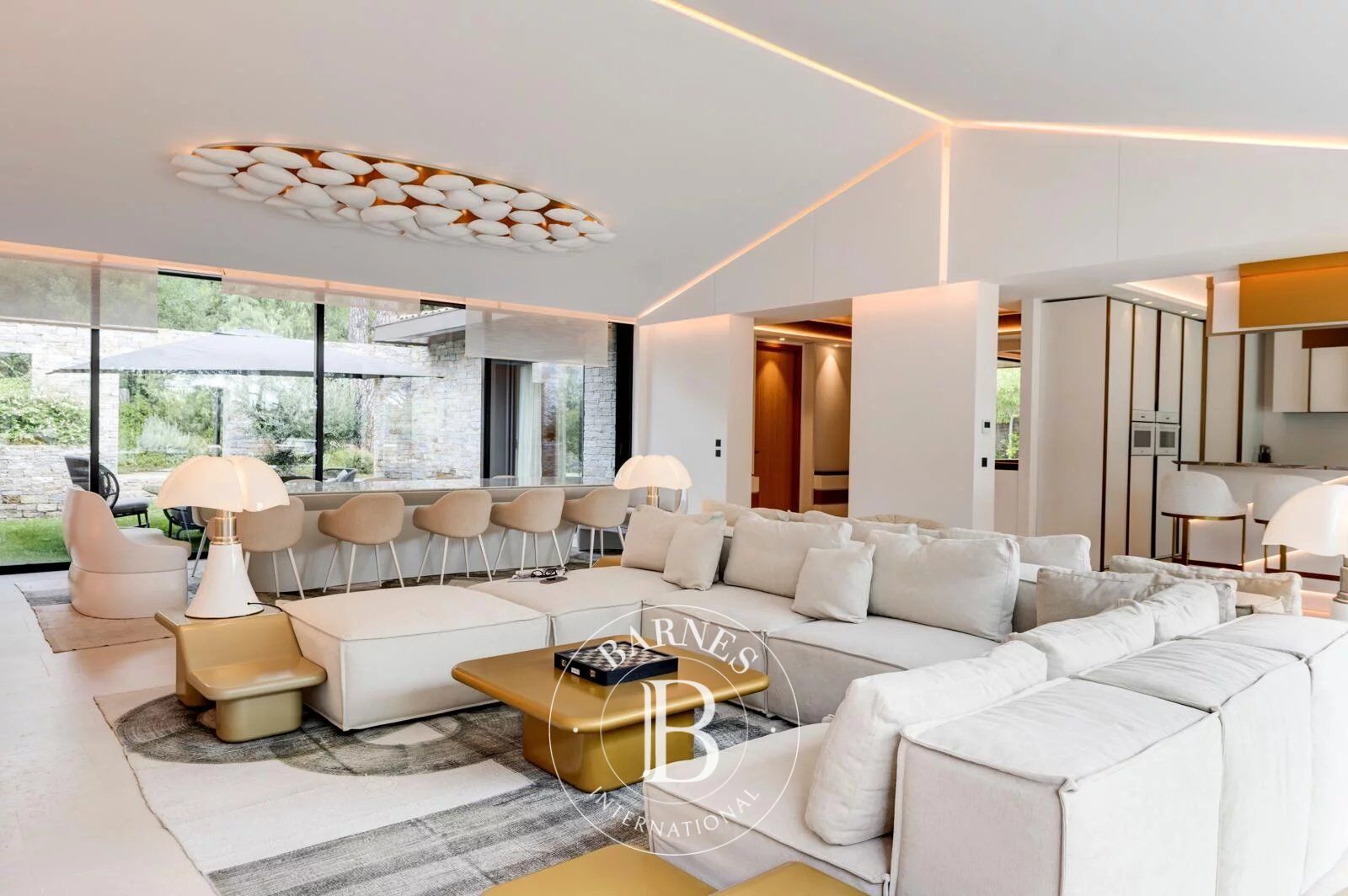 RAMATUELLE - TAHITI - 8 CHAMBRES  - PROCHE PLAGE -- SALLE DE SPORT - picture 3