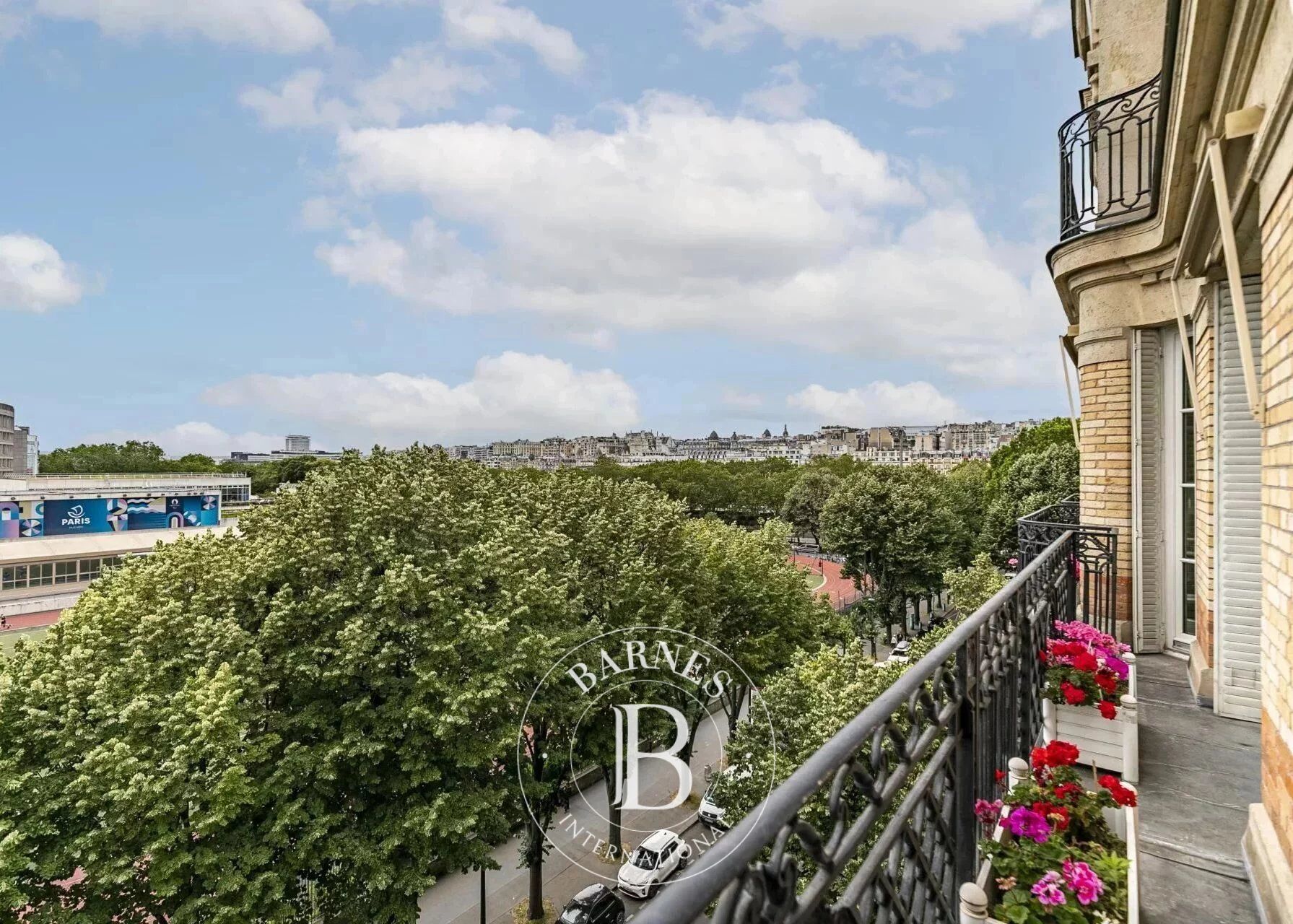 Paris 7ème - Champ de Mars - Sans vis-à-vis - Balcon filant - picture 2