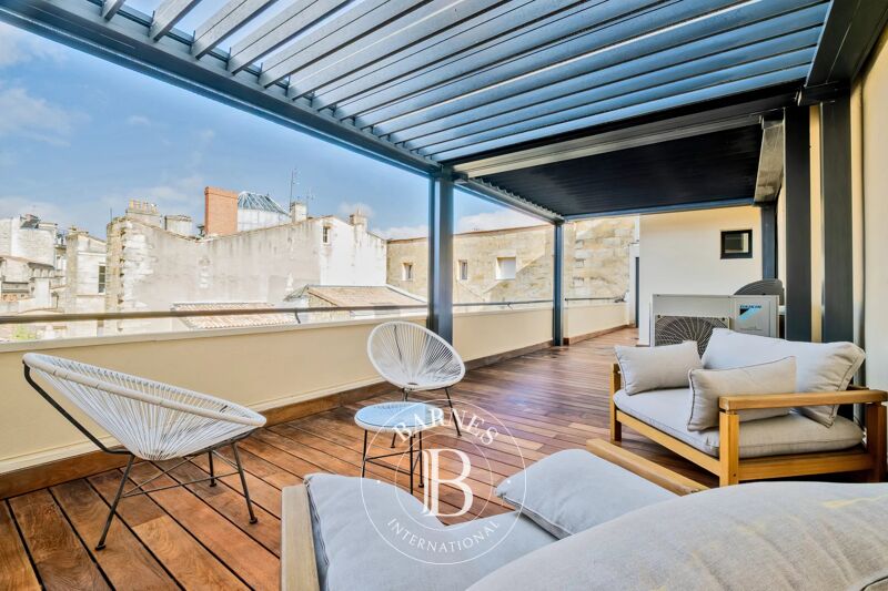 104 sqm flat - Bordeaux Golden Triangle area– 35 sqm Terrace