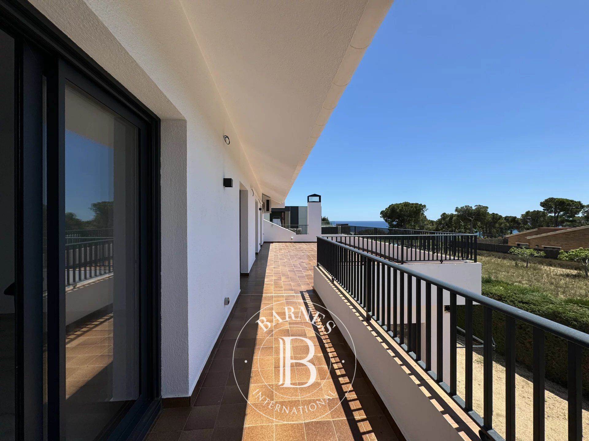 Wunderschön Renoviertes Haus in der Exklusiven Urbanisation Can Quirze, 25 Minuten von Barcelona entfernt. - picture 1