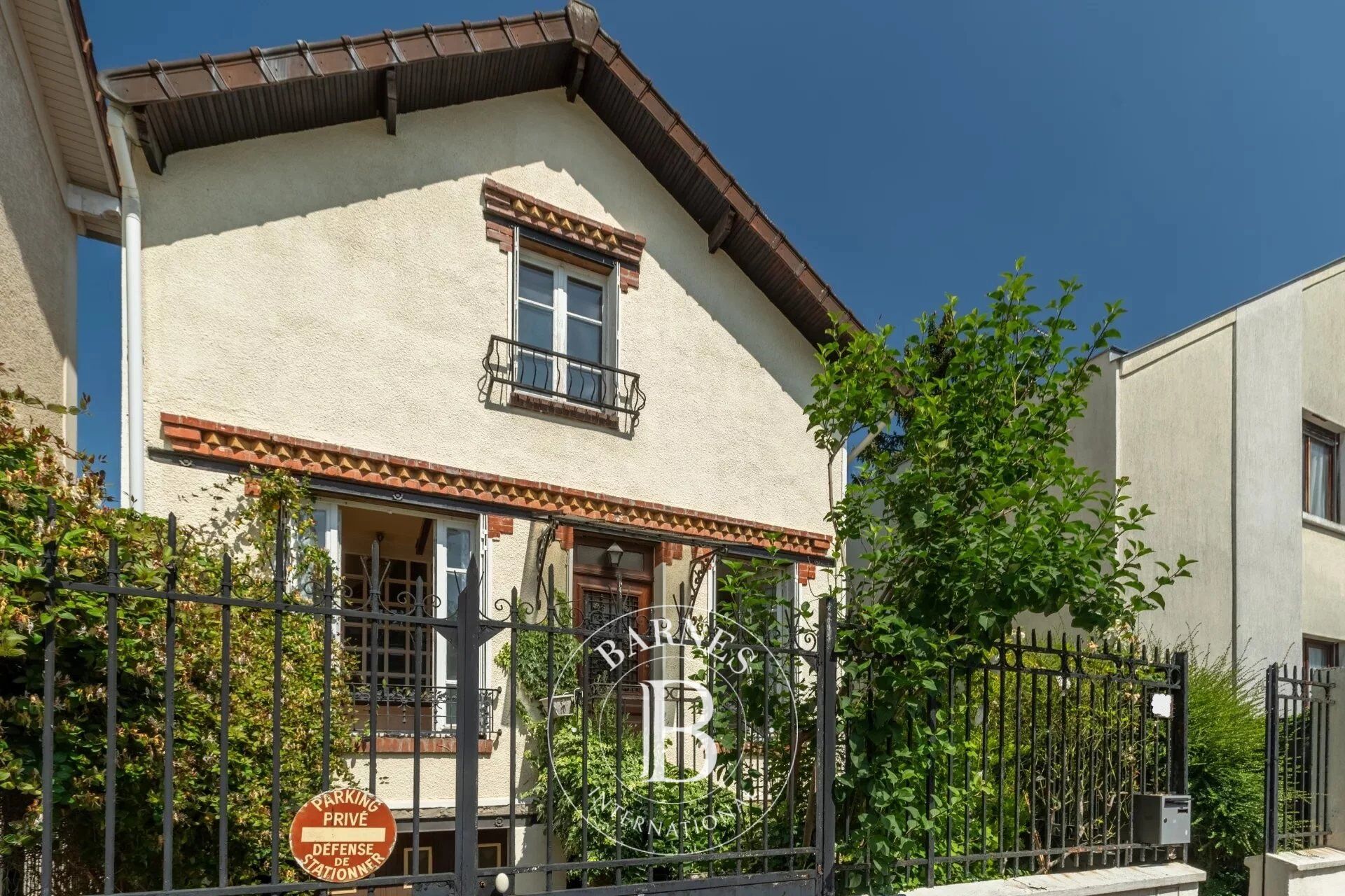 Casa Versailles - picture 2